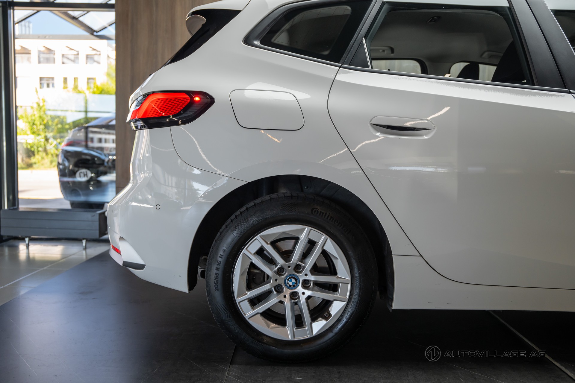 BMW 225e xDrive Active Tourer-image-31