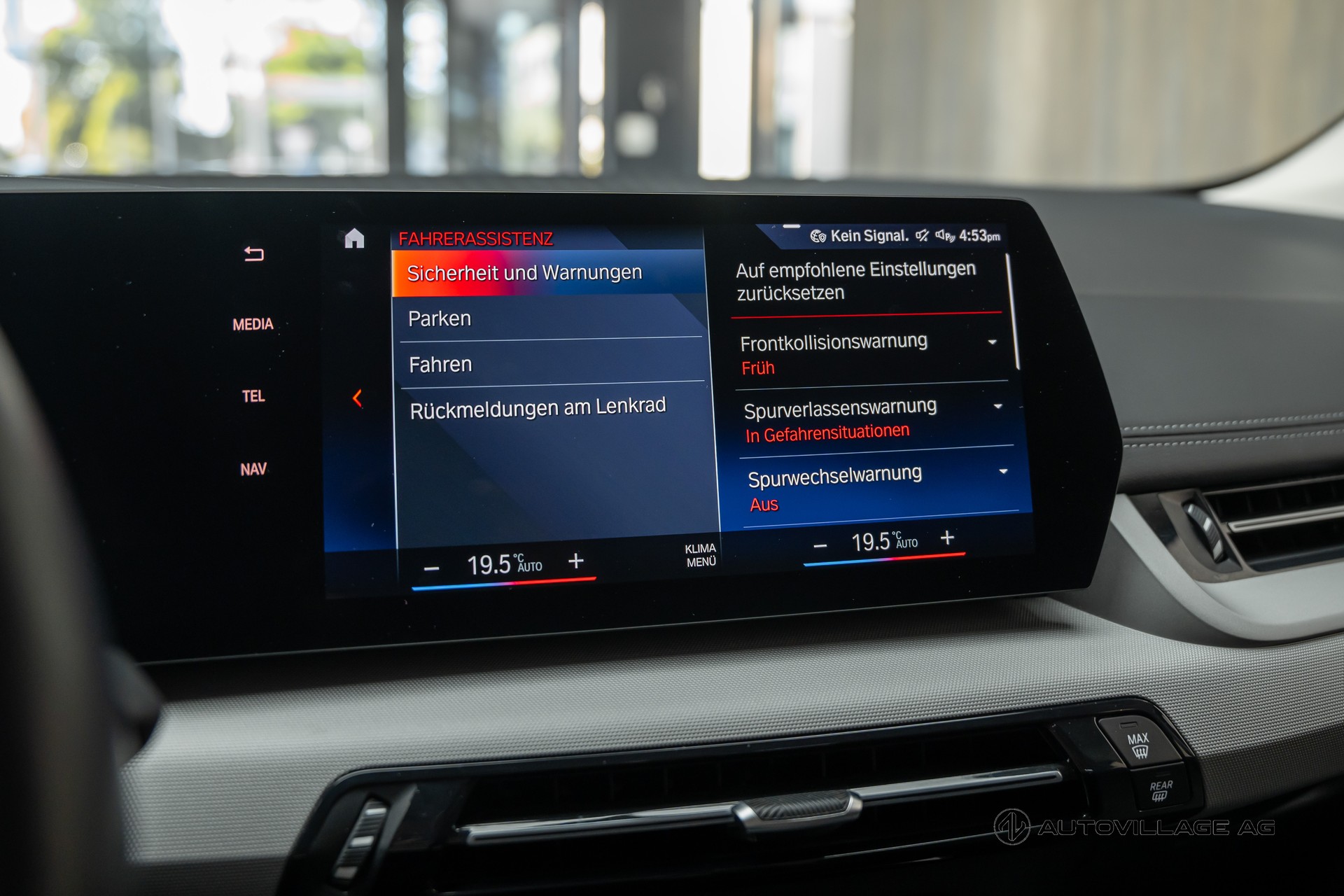 BMW 225e xDrive Active Tourer-image-12