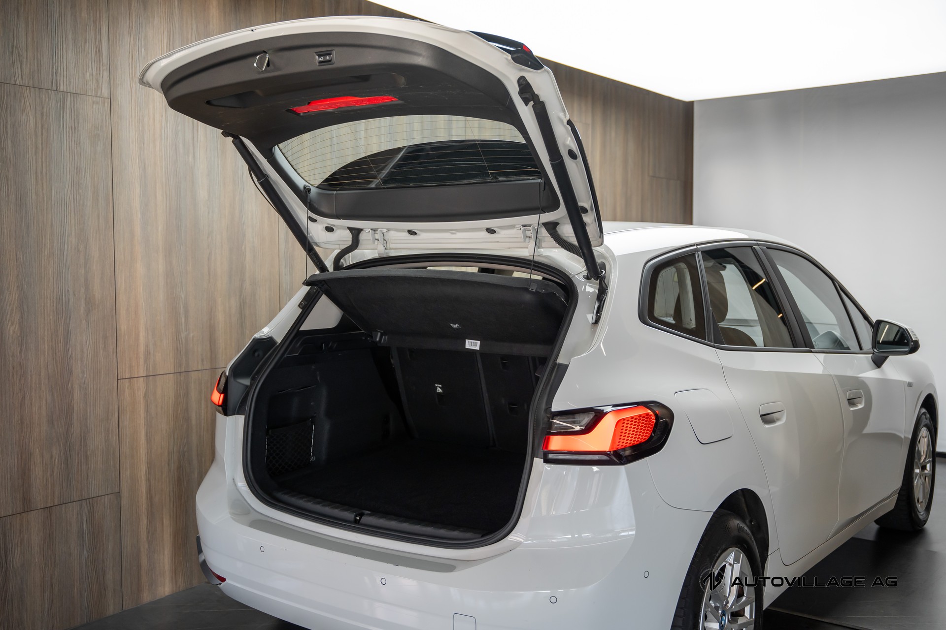 BMW 225e xDrive Active Tourer-image-28