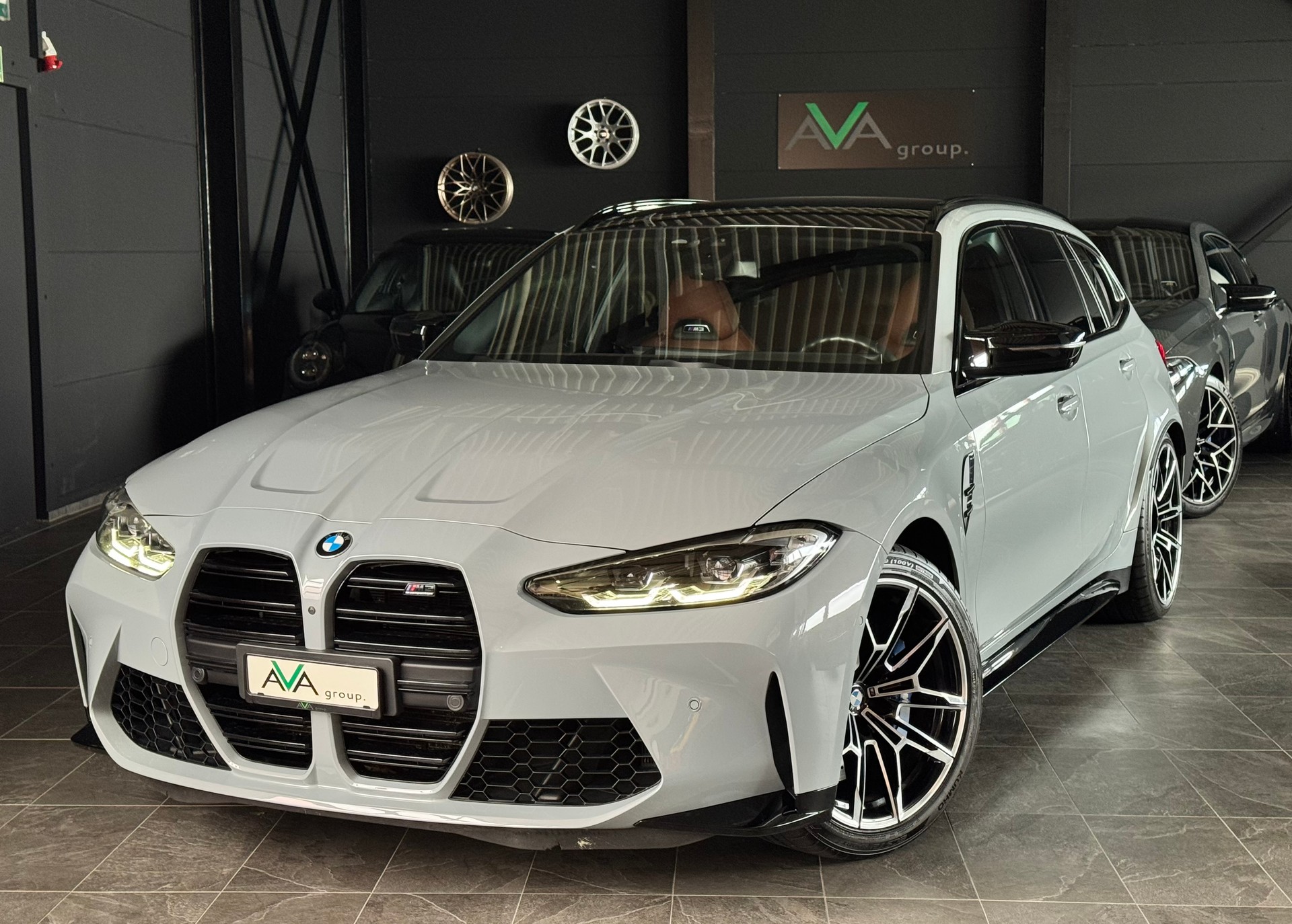 BMW M3 Touring xDrive Competition M *BROOKLYN GRAU*-image-0