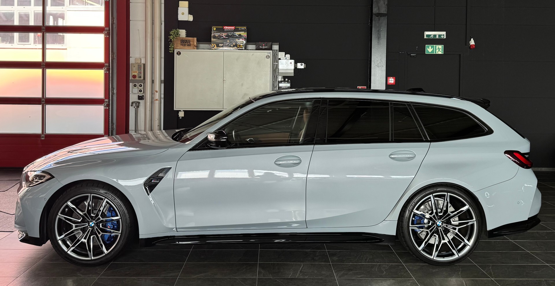 BMW M3 Touring xDrive Competition M *BROOKLYN GRAU*-image-6