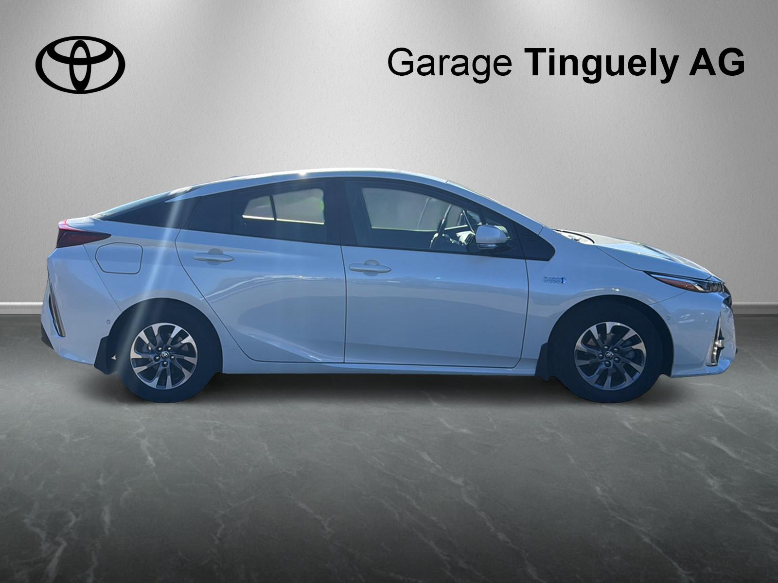 TOYOTA Prius 1.8 VVTi HSD Plug-In Solar-image-6
