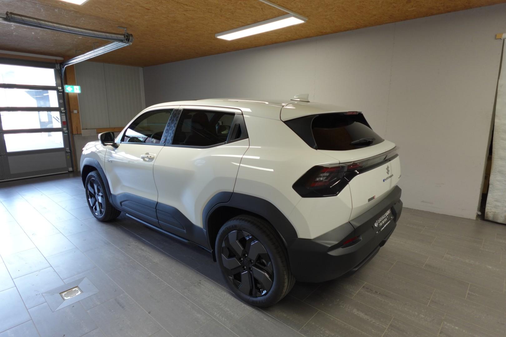 SUZUKI e Vitara Piz Sulai Top 4x4-image-11