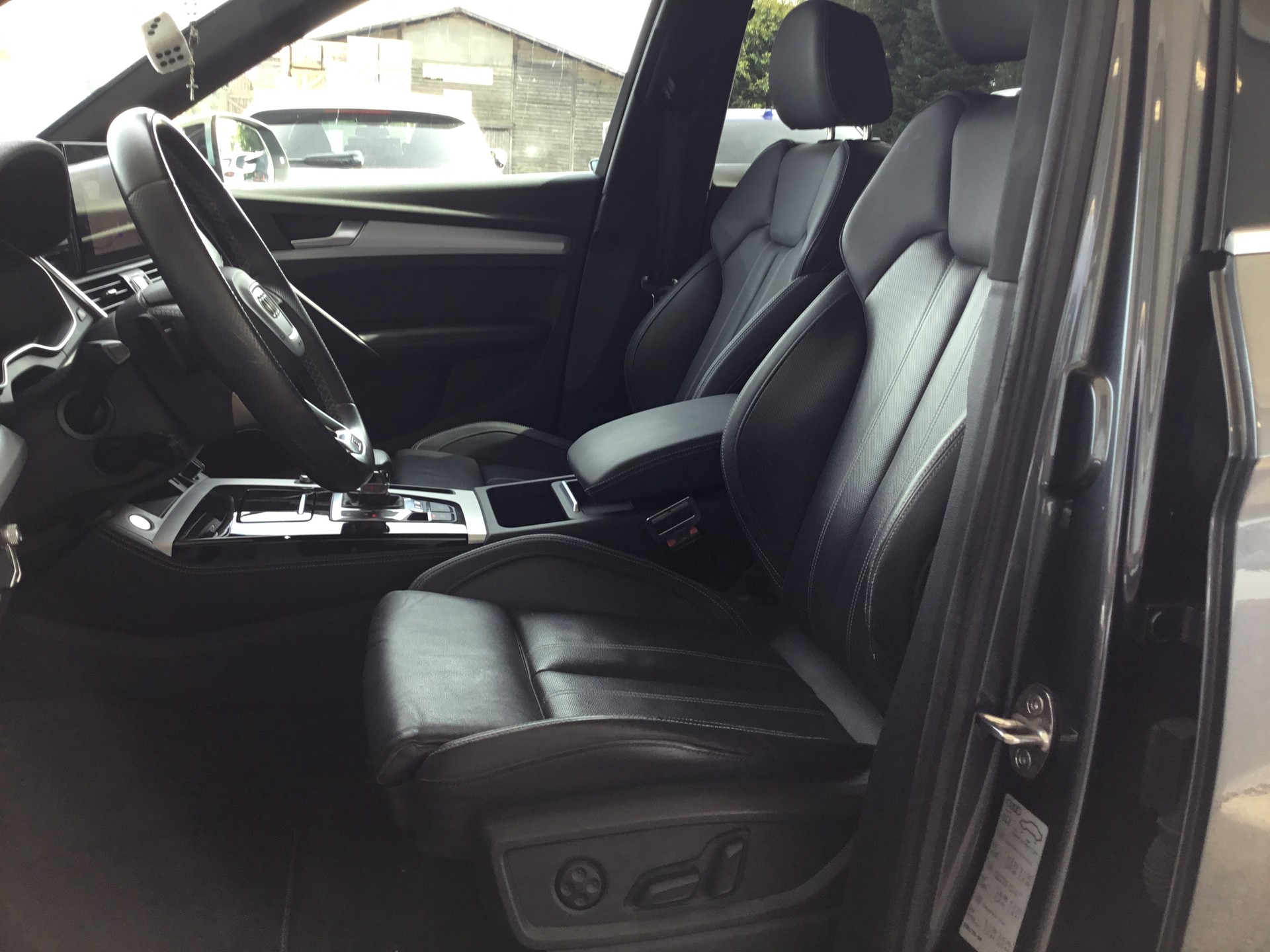 AUDI SQ5 TDI quattro tiptronic-image-12