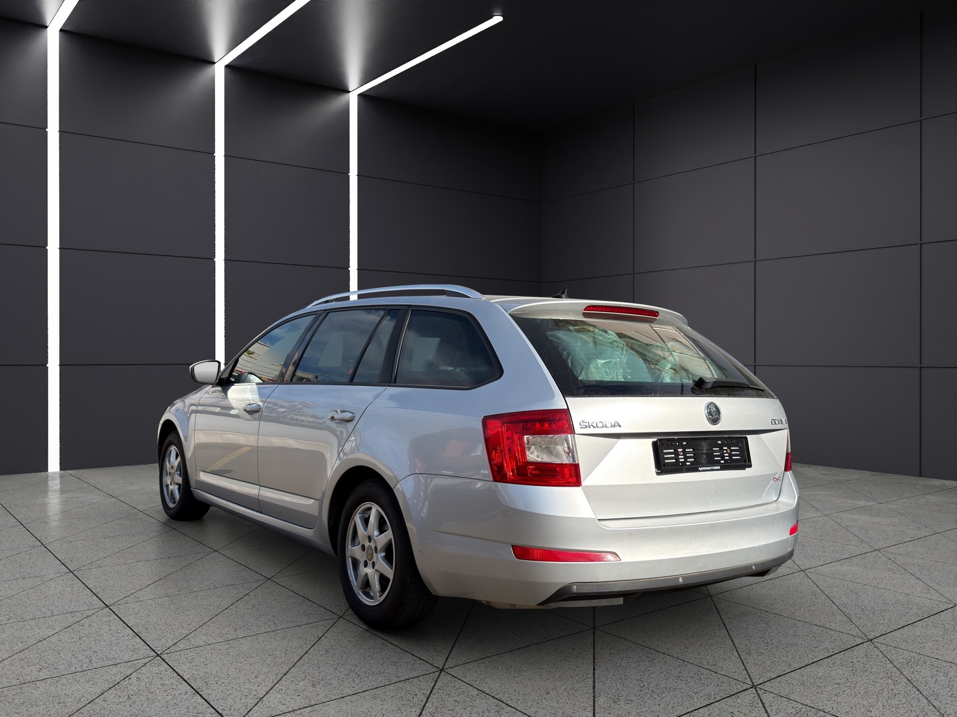 SKODA Octavia Combi 1.6 TDI Ambition 4x4-image-3