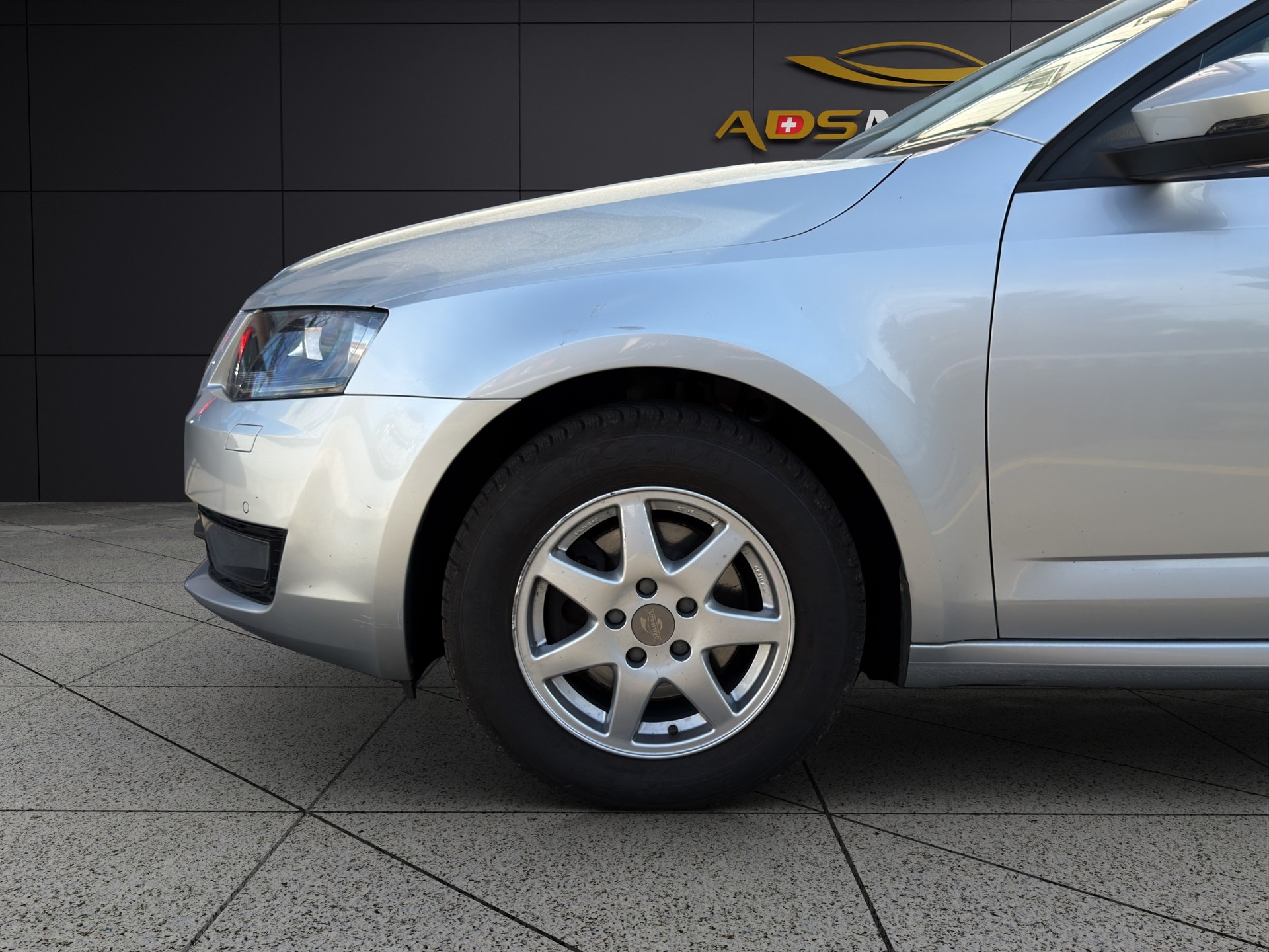 SKODA Octavia Combi 1.6 TDI Ambition 4x4-image-13