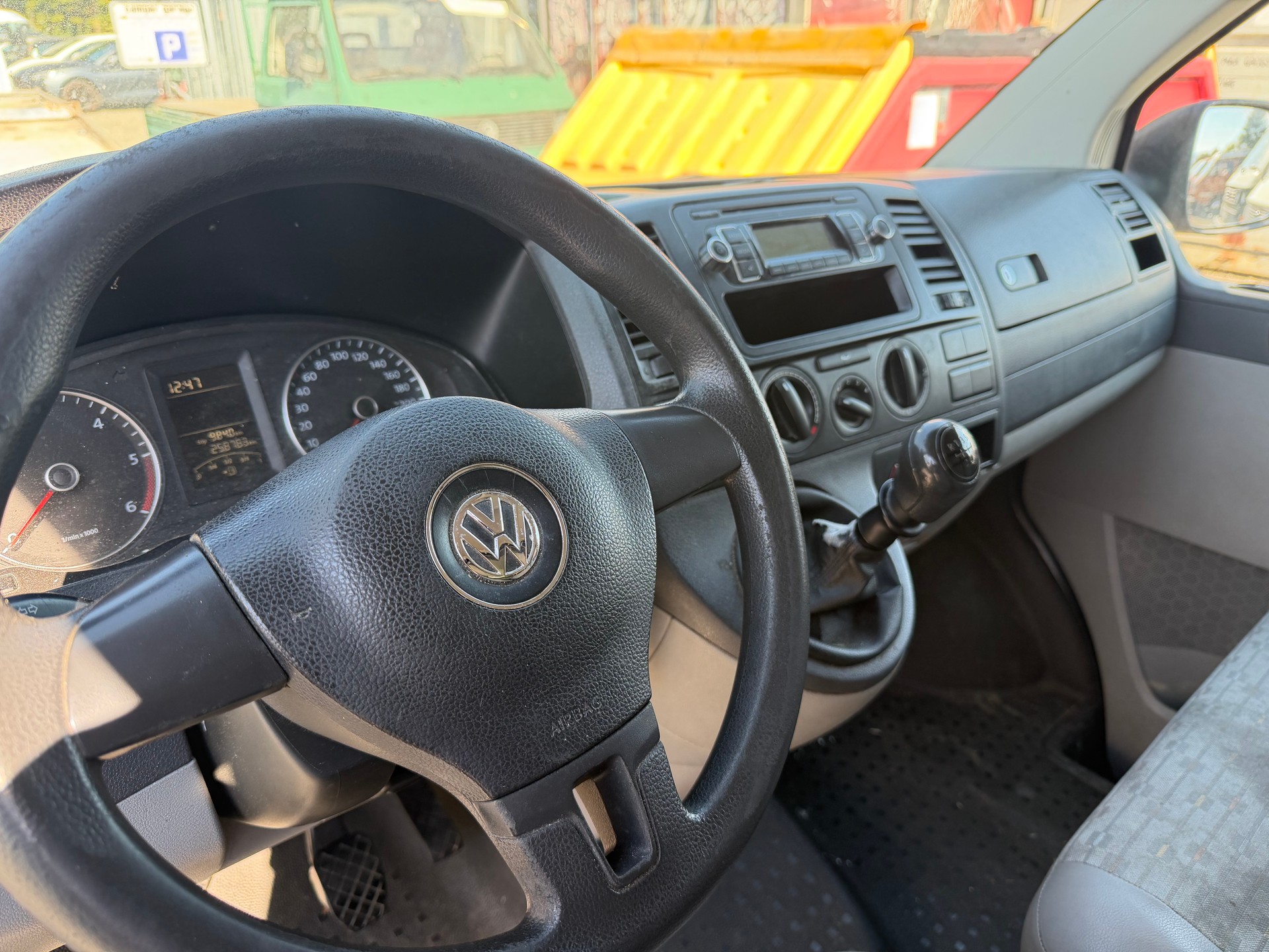VW T5 2.0 TDI-image-8