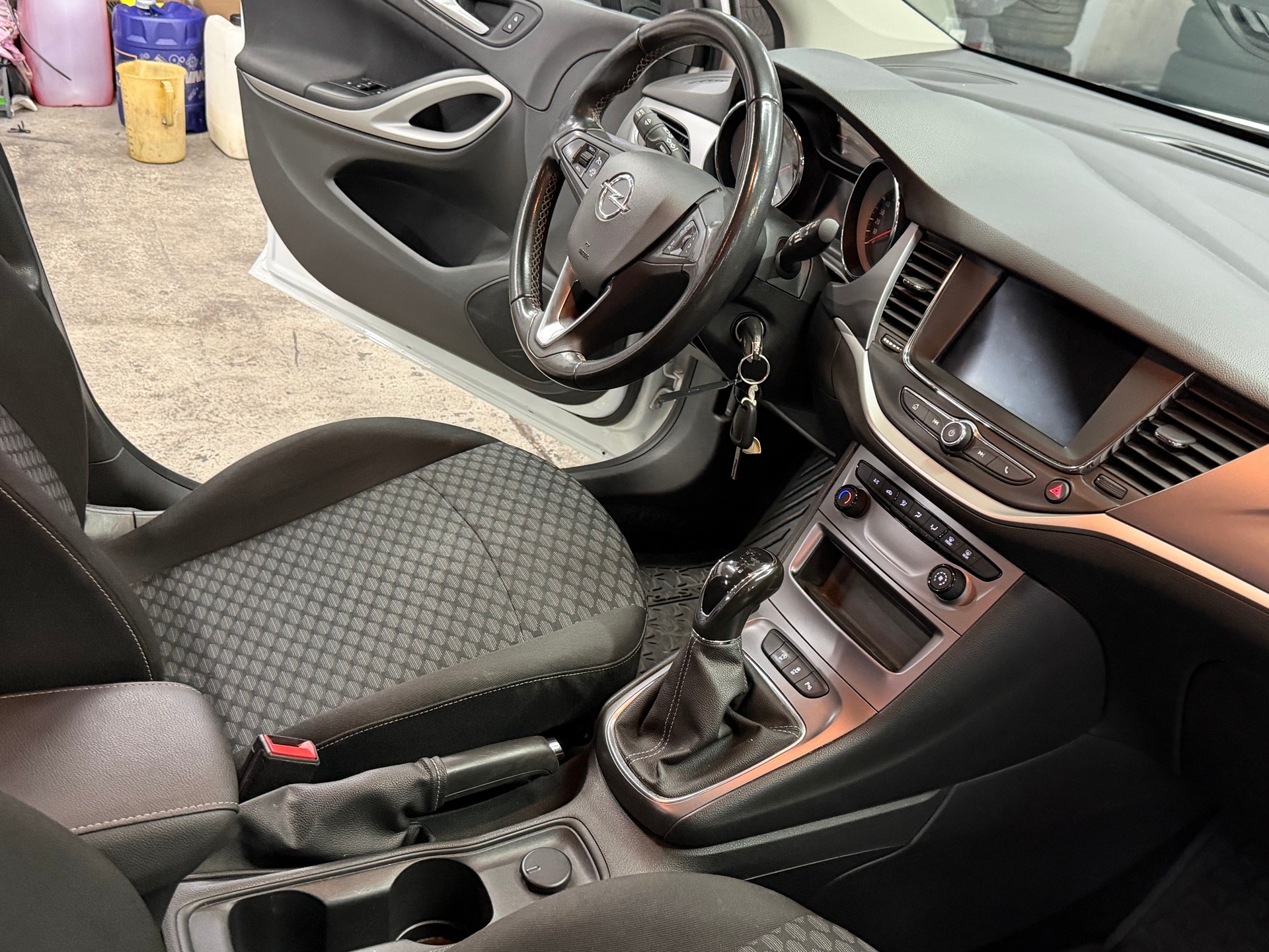 OPEL Astra Sports Tourer 1.2i Turbo Edition-image-7
