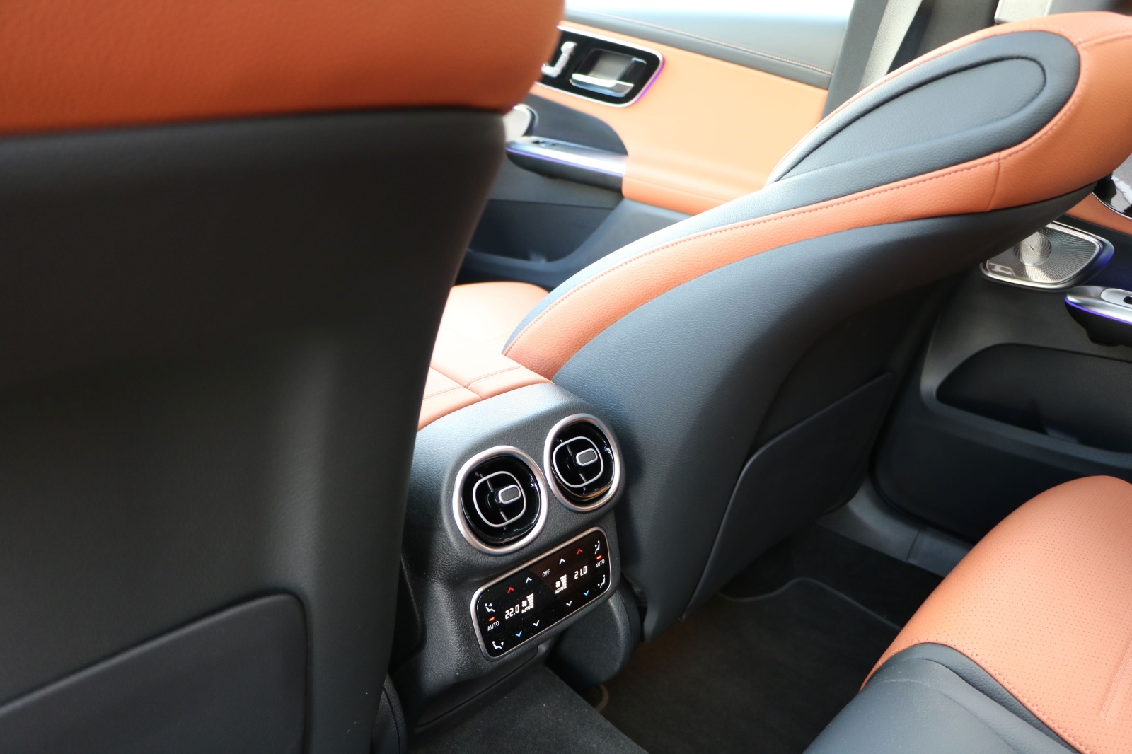 MERCEDES-BENZ GLC 300 d 4Matic 9G-Tronic-image-26
