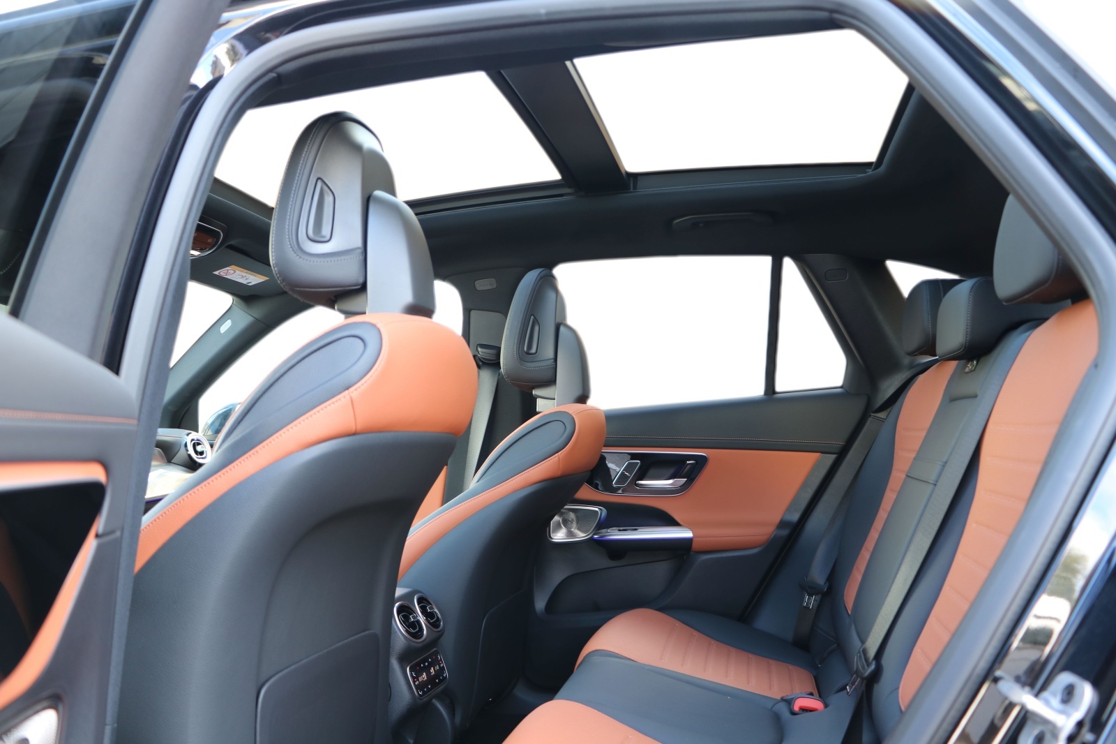 MERCEDES-BENZ GLC 300 d 4Matic 9G-Tronic-image-11
