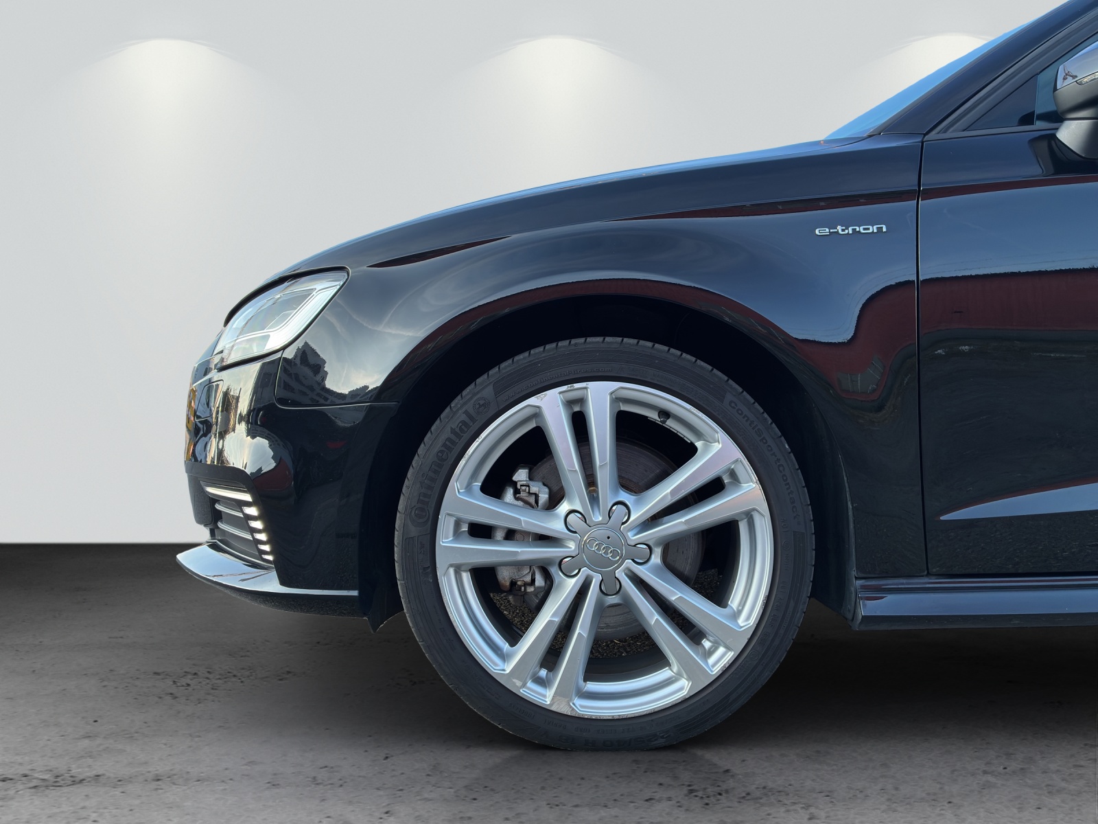 AUDI A3 Sportback 1.4 e-tron Sport S-tronic-image-10