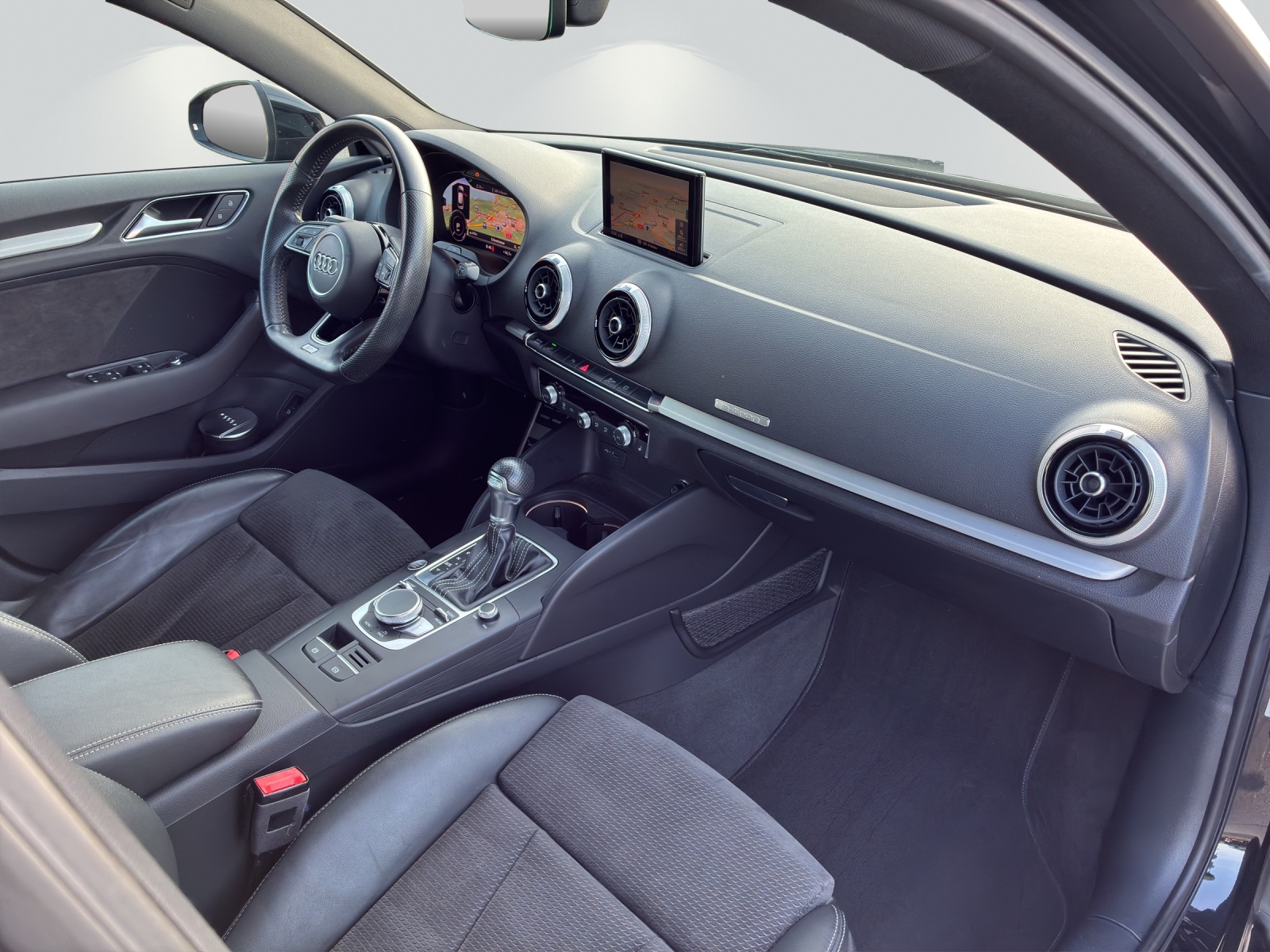AUDI A3 Sportback 1.4 e-tron Sport S-tronic-image-7