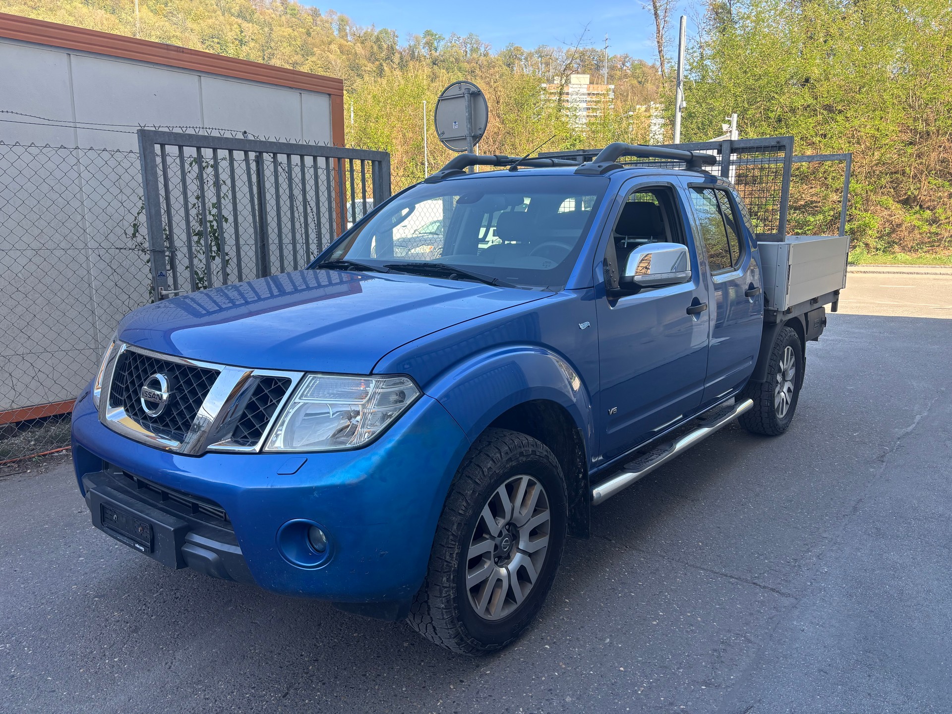 NISSAN Navara V6 Double Cab LE 3.0 dCi 4WD LB Automat-image-0