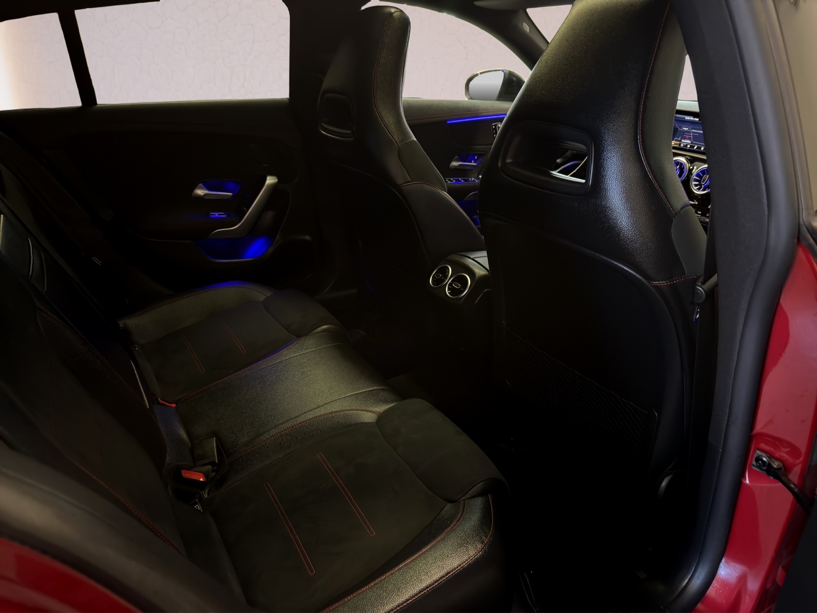 MERCEDES-BENZ CLA Shooting Brake 200 AMG Line 7G-DCT-image-16