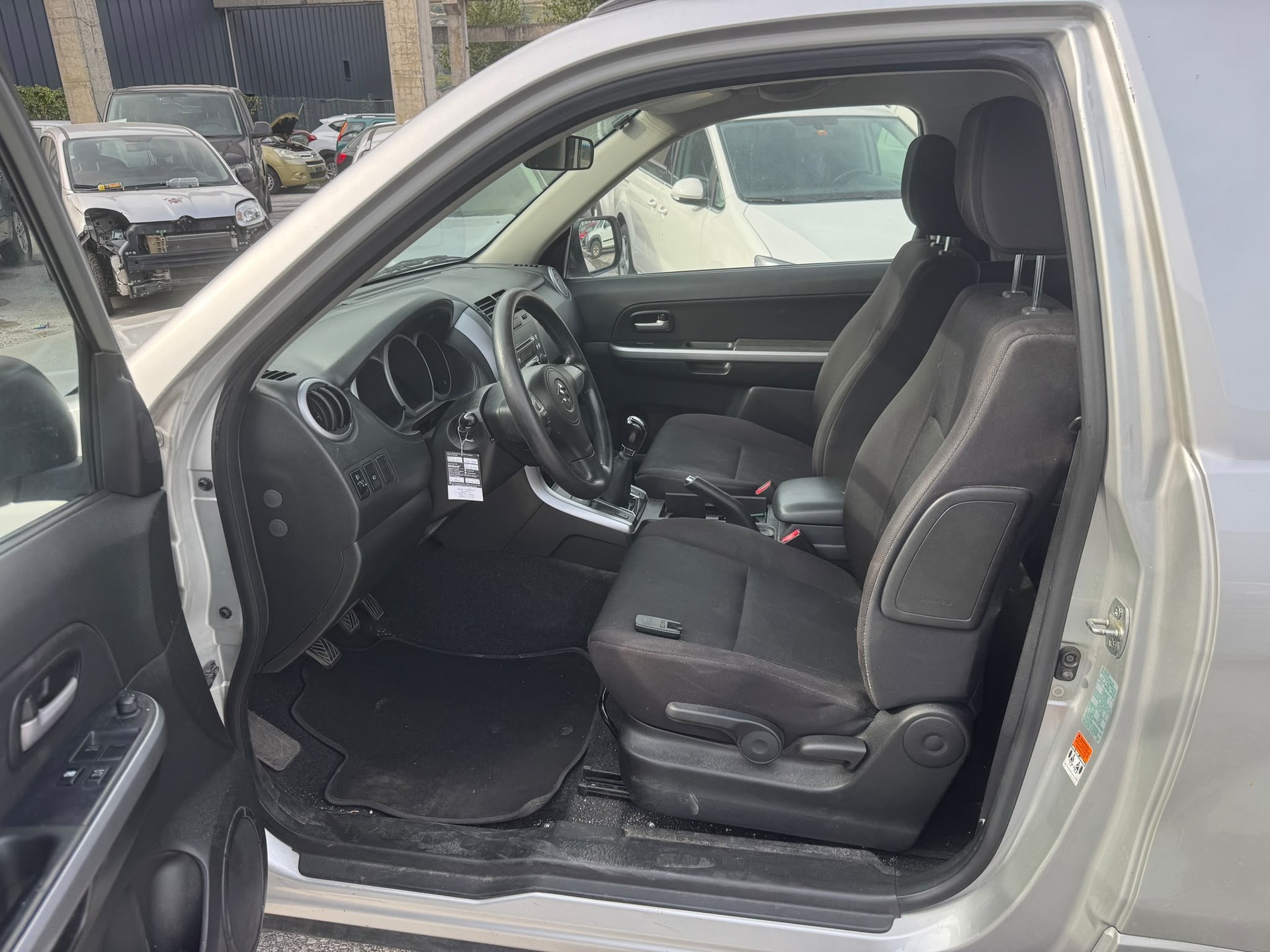 SUZUKI Grand Vitara 2.4 16V GL Top-image-6