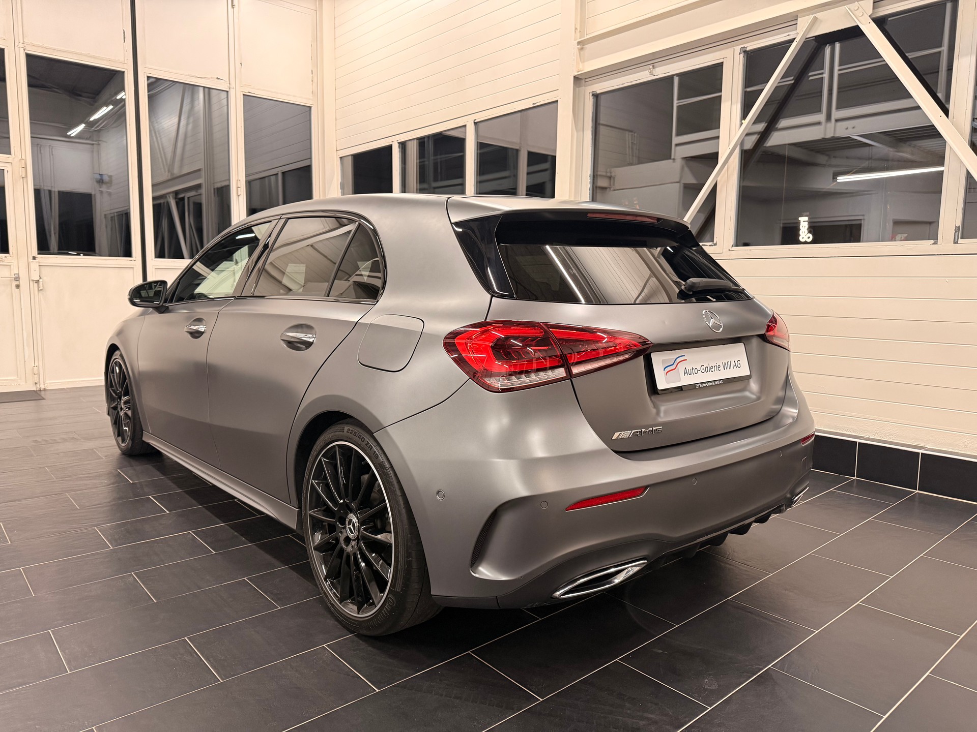 MERCEDES-BENZ A 250 AMG Line 7G-DCT-image-3