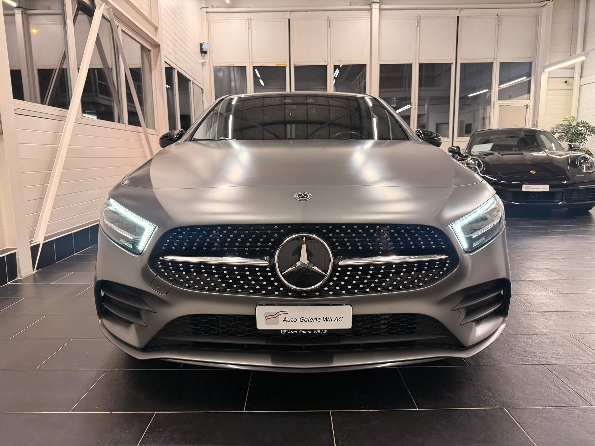 MERCEDES-BENZ A 250 AMG Line 7G-DCT-image-2