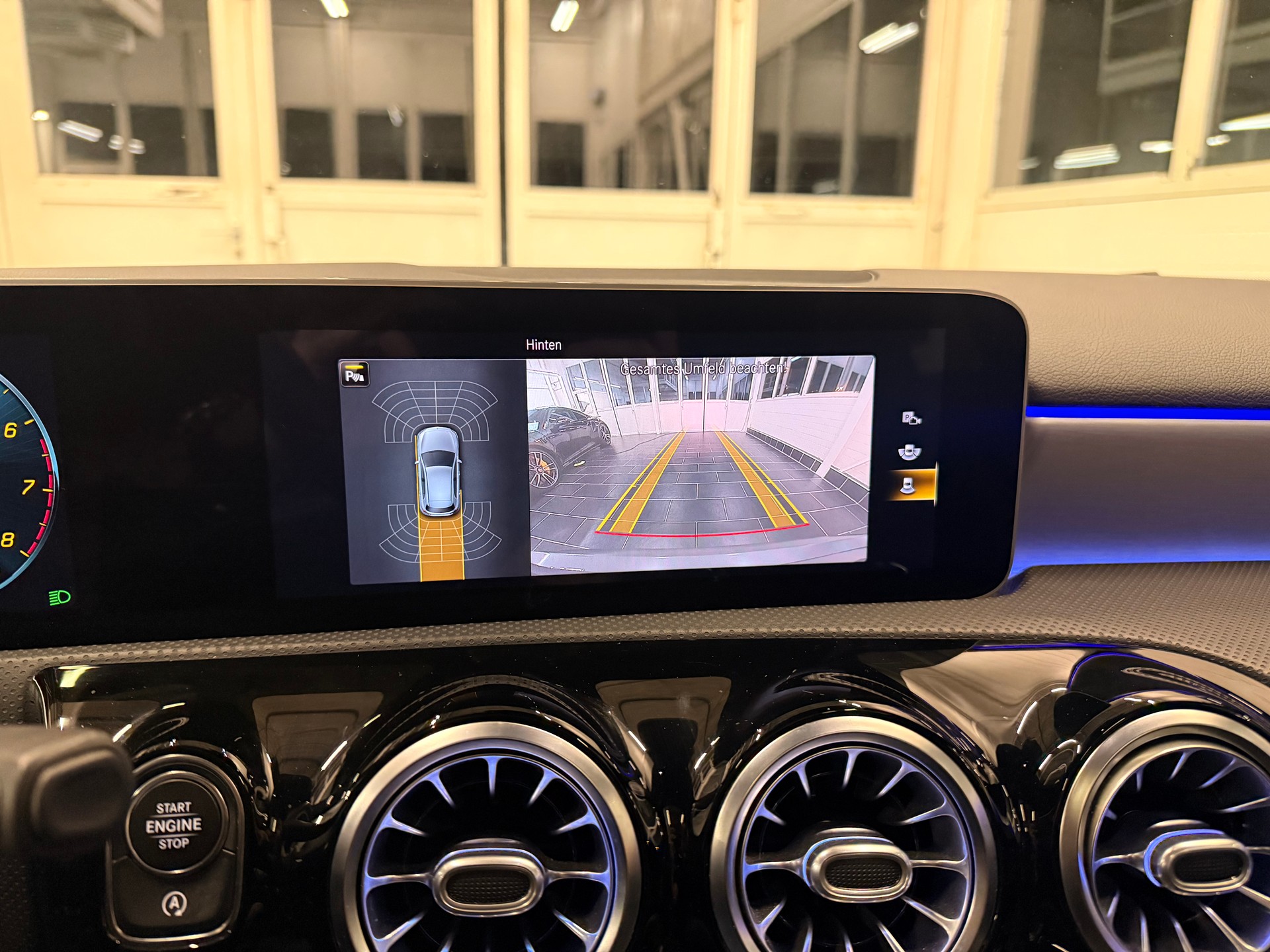 MERCEDES-BENZ A 250 AMG Line 7G-DCT-image-11