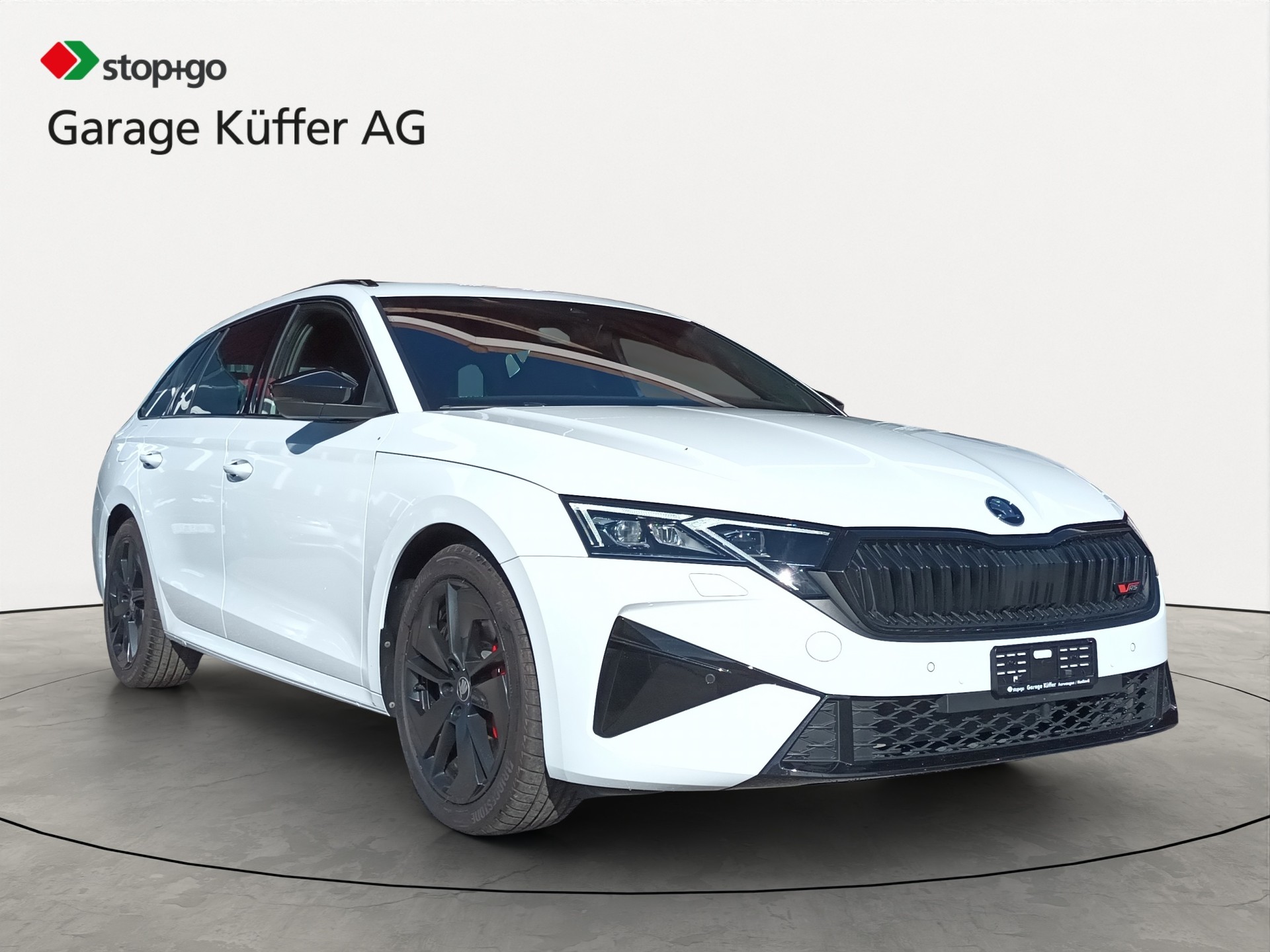 SKODA Octavia Combi 2.0 TSI DSG RS-image-2