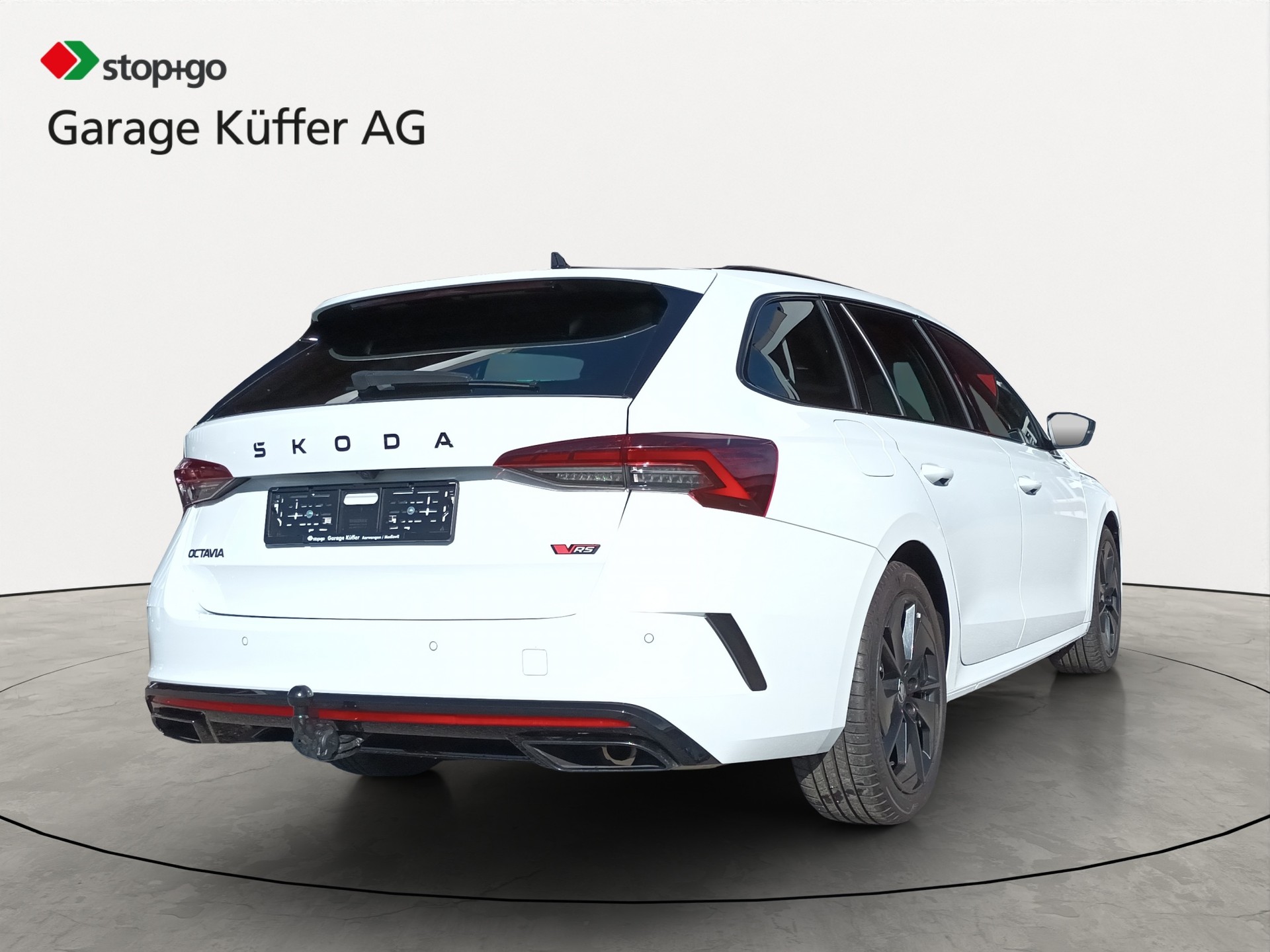 SKODA Octavia Combi 2.0 TSI DSG RS-image-4