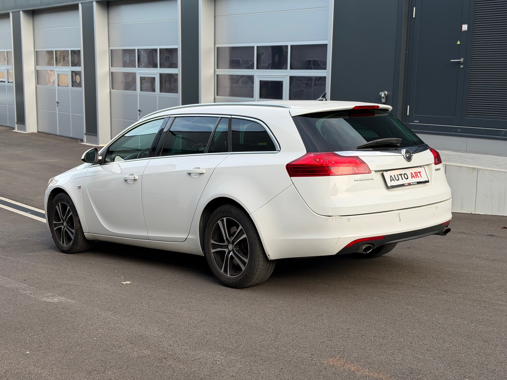OPEL Insignia Sports Tourer 2.0 Turbo Edition Automatic-image-6
