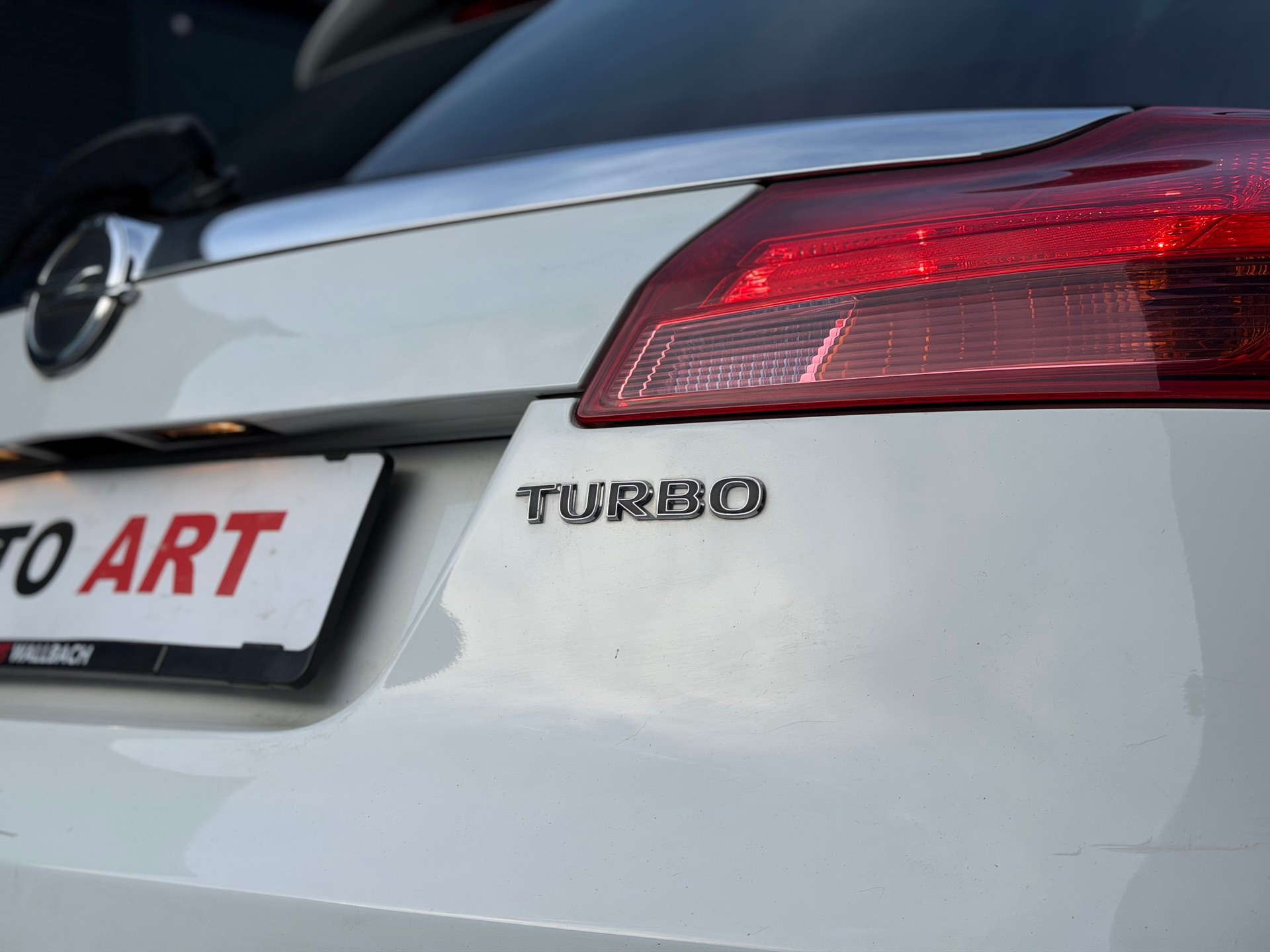 OPEL Insignia Sports Tourer 2.0 Turbo Edition Automatic-image-4