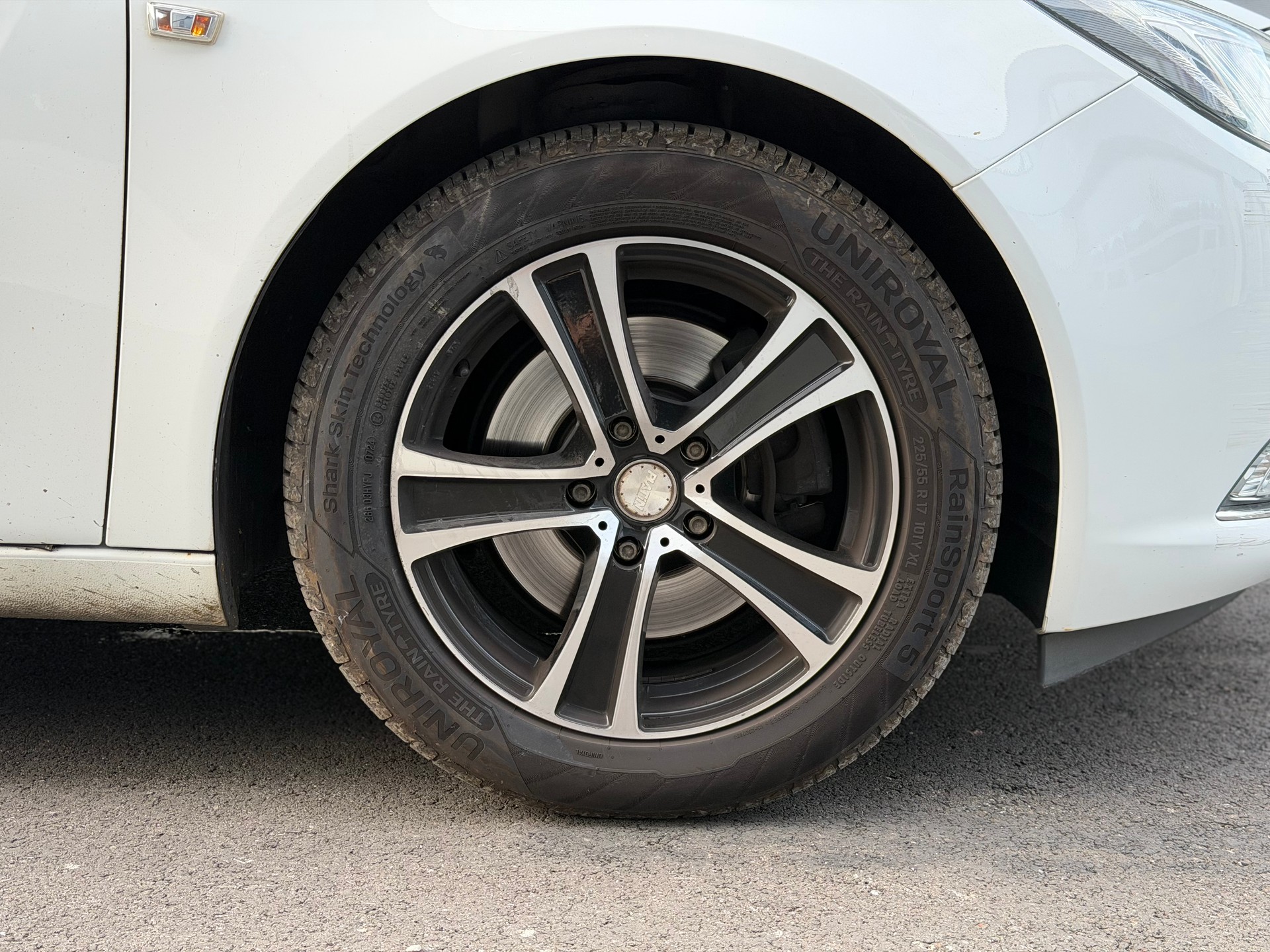 OPEL Insignia Sports Tourer 2.0 Turbo Edition Automatic-image-2
