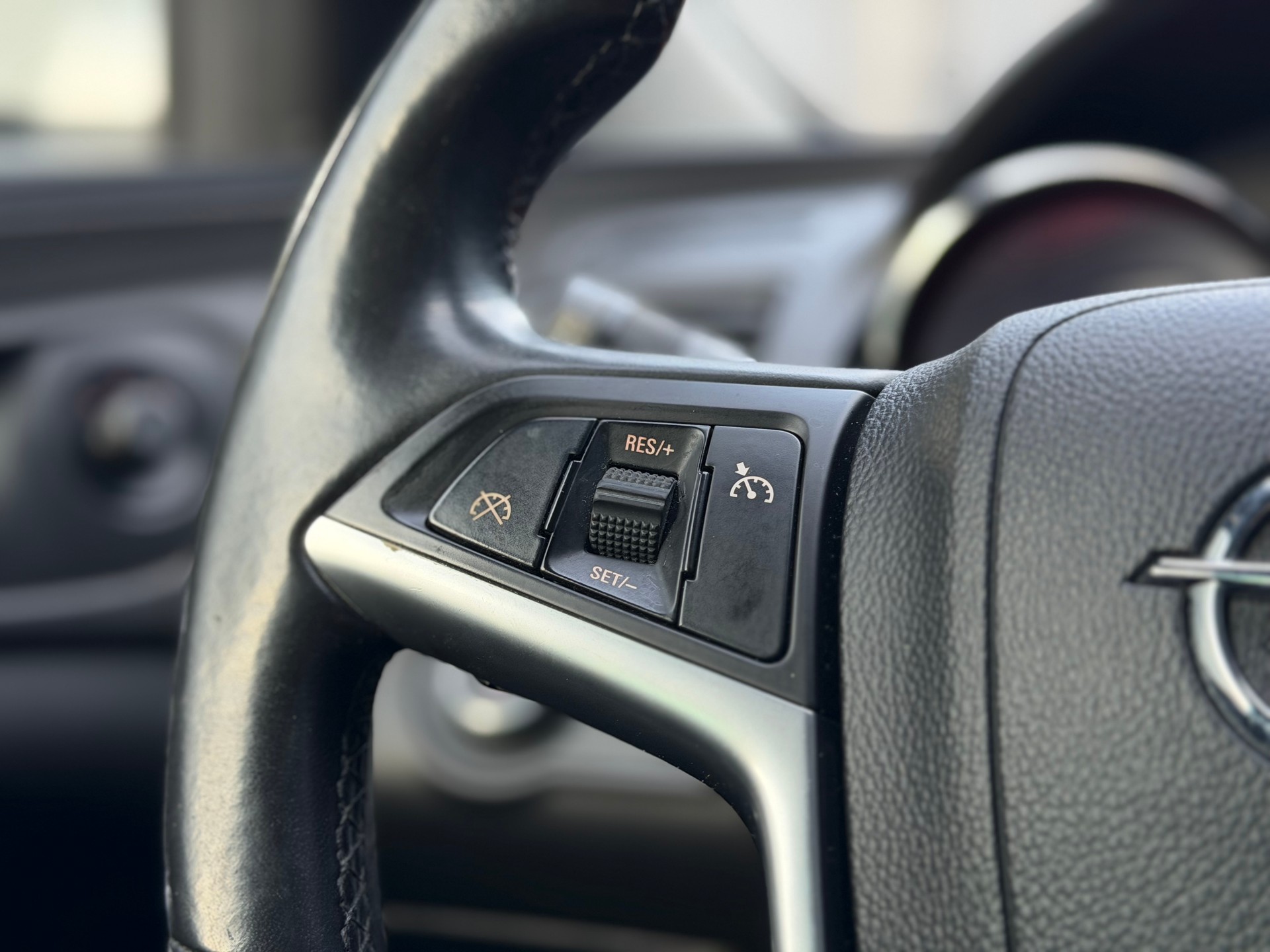 OPEL Insignia Sports Tourer 2.0 Turbo Edition Automatic-image-10
