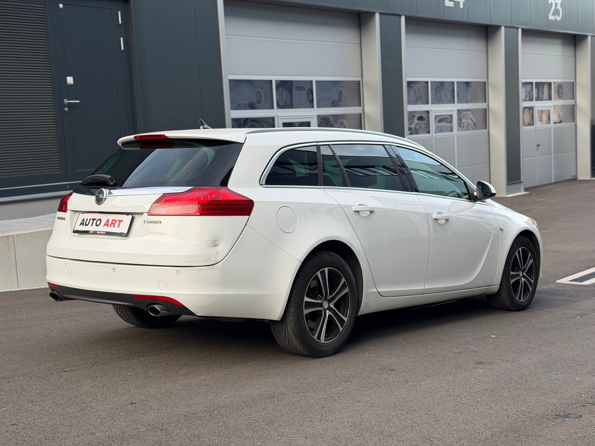 OPEL Insignia Sports Tourer 2.0 Turbo Edition Automatic-image-3