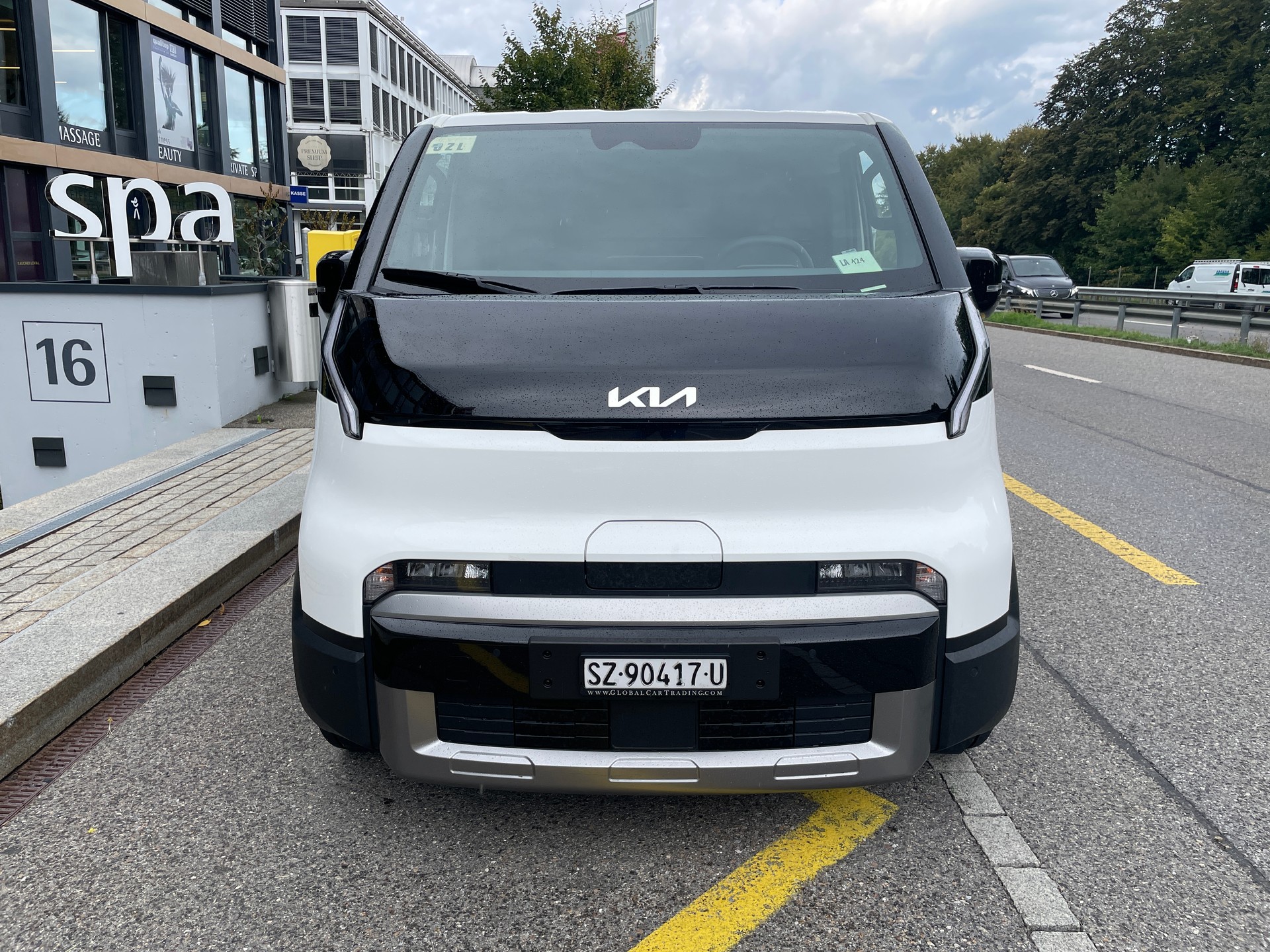 KIA PV5 Cargo 71.2 kWh Plus L2H1, 2-Schiebetüren und Wärmepumpe-image-1