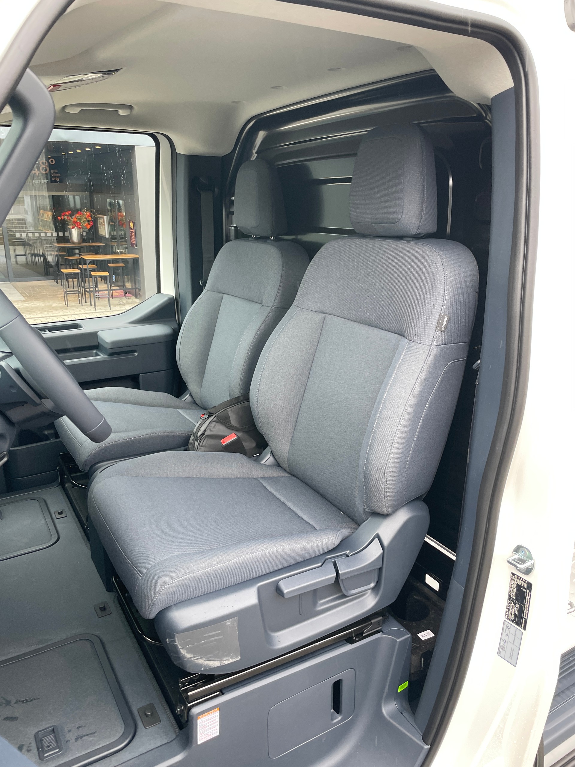 KIA PV5 Cargo 71.2 kWh Plus L2H1, 2-Schiebetüren und Wärmepumpe-image-14