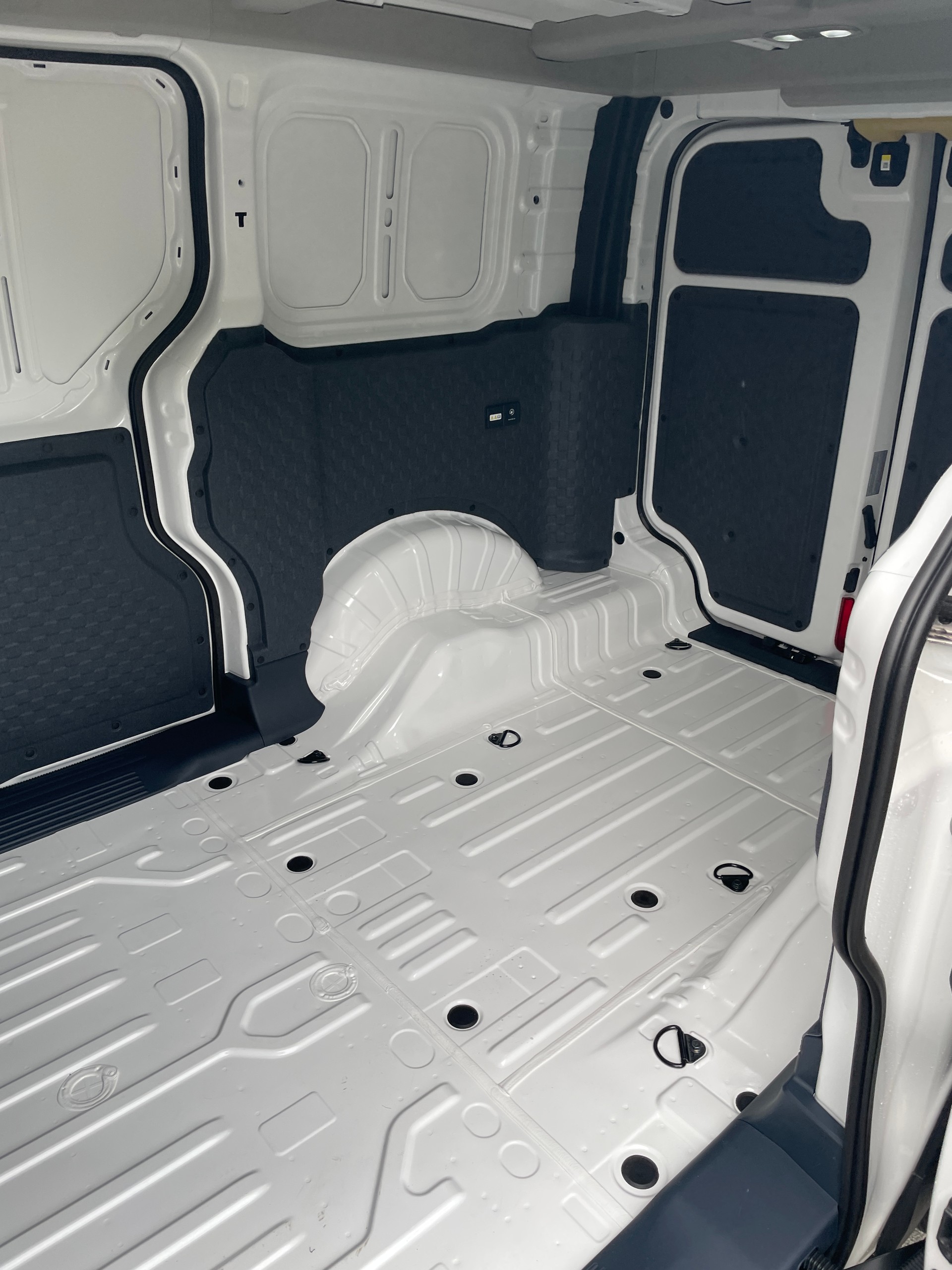 KIA PV5 Cargo 71.2 kWh Plus L2H1, 2-Schiebetüren und Wärmepumpe-image-10