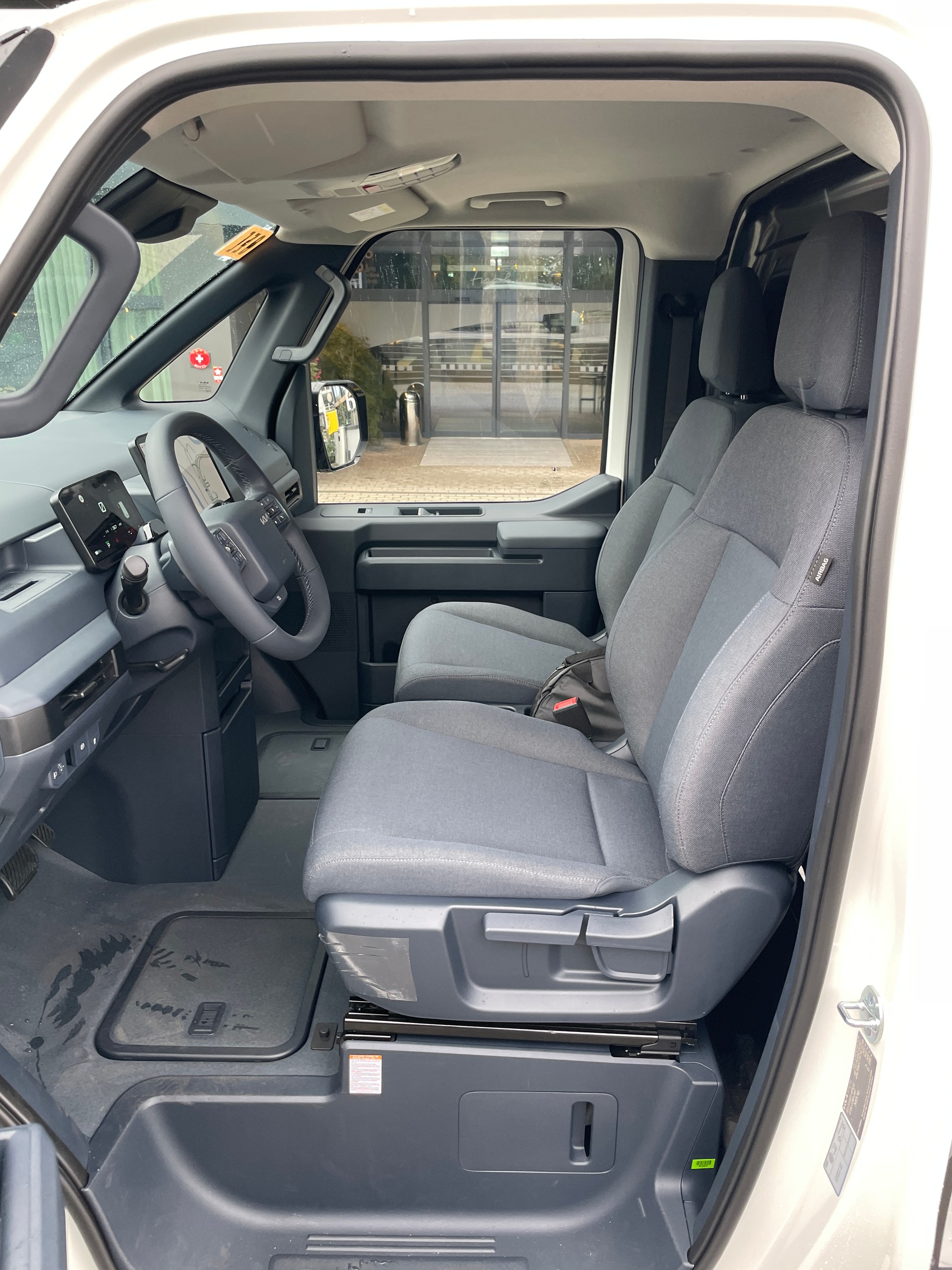 KIA PV5 Cargo 71.2 kWh Plus L2H1, 2-Schiebetüren und Wärmepumpe-image-13