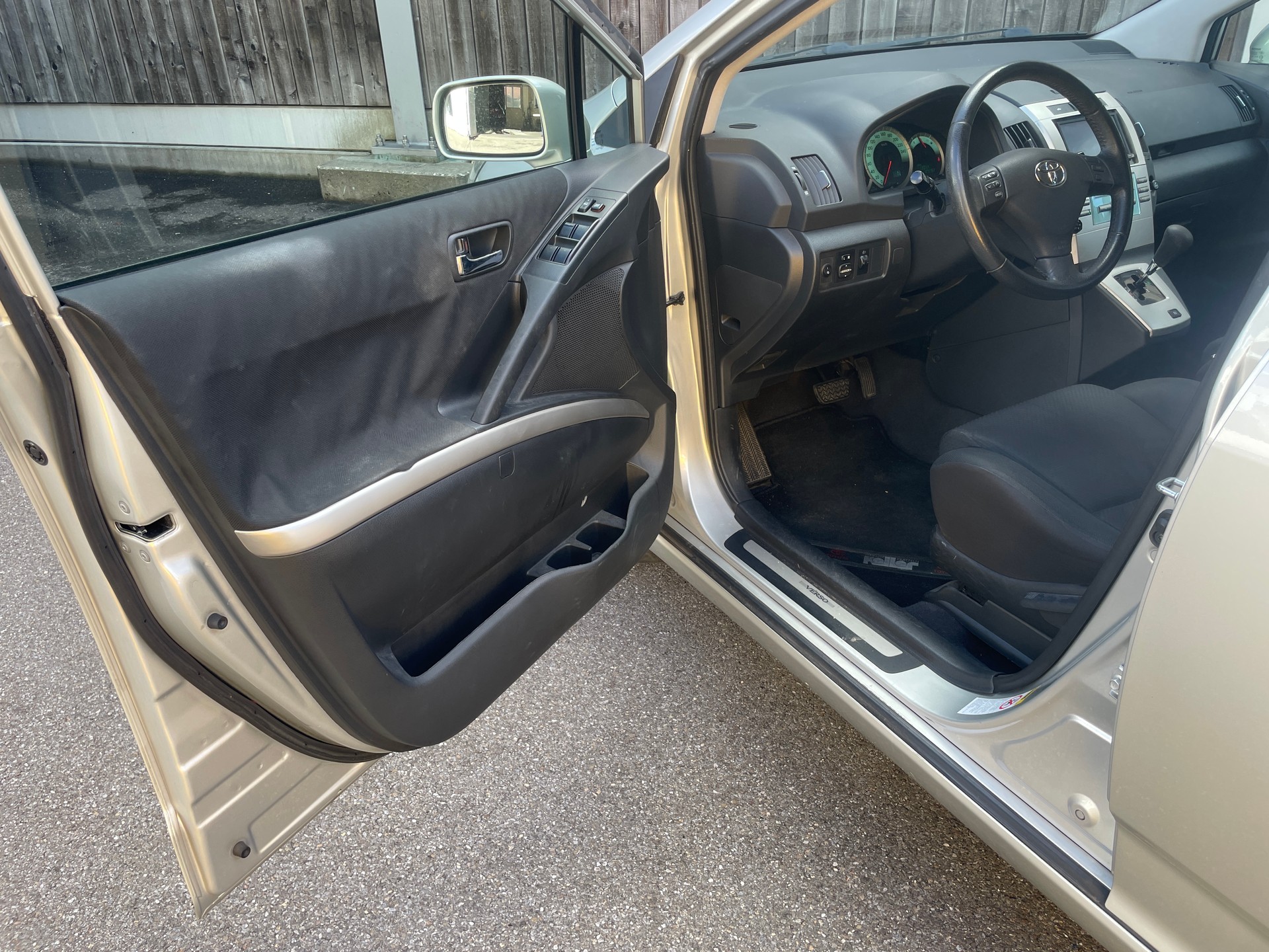 TOYOTA Corolla Verso 1.8 Linea Sol-image-10