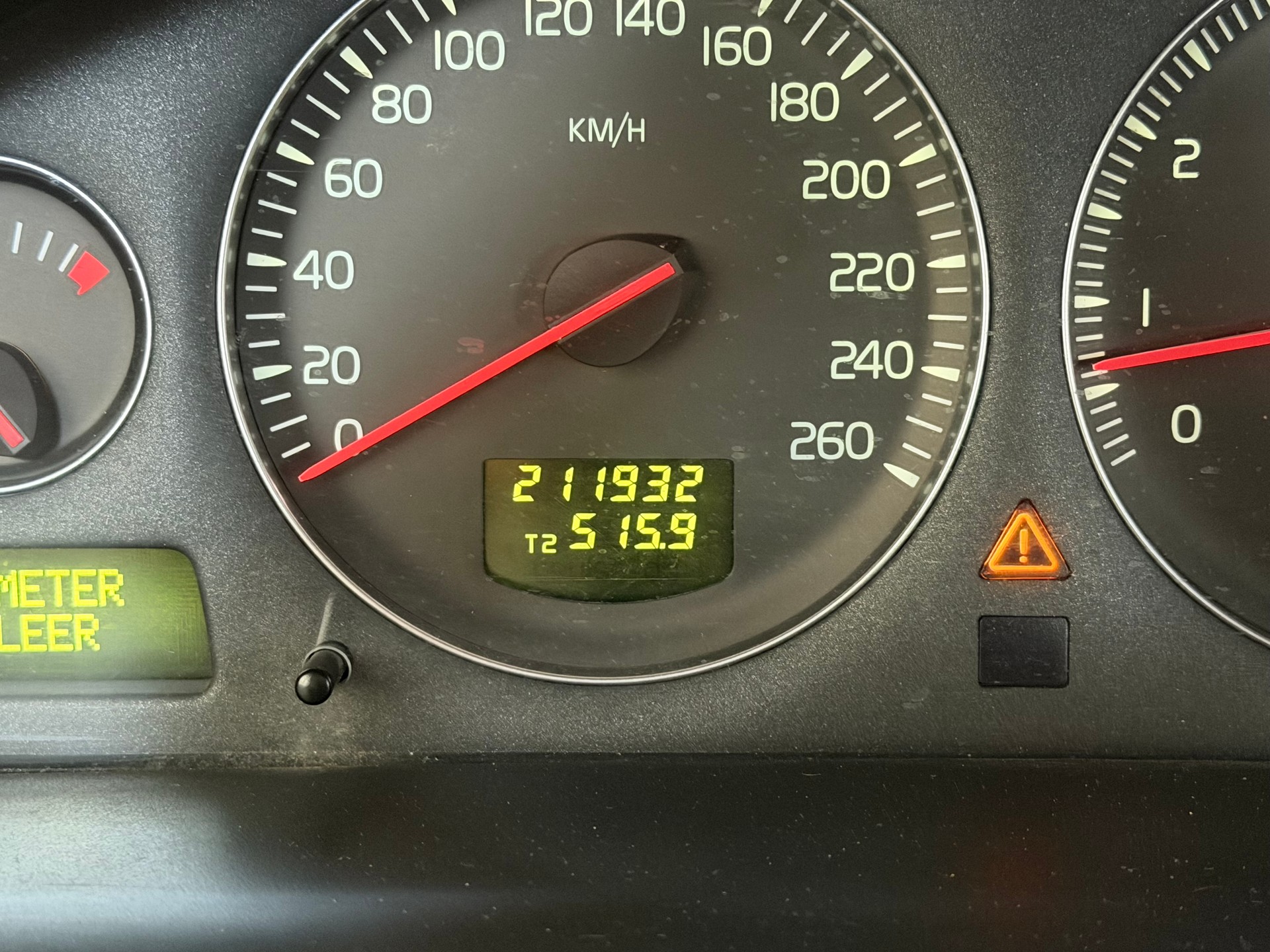 VOLVO XC70 2.5T AWD Momentum-image-12