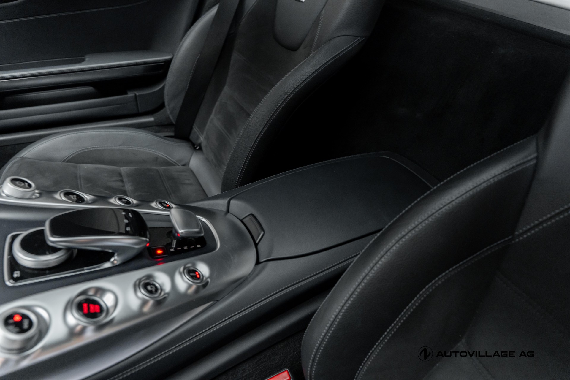 MERCEDES-BENZ AMG GT S Speedshift DCT-image-11