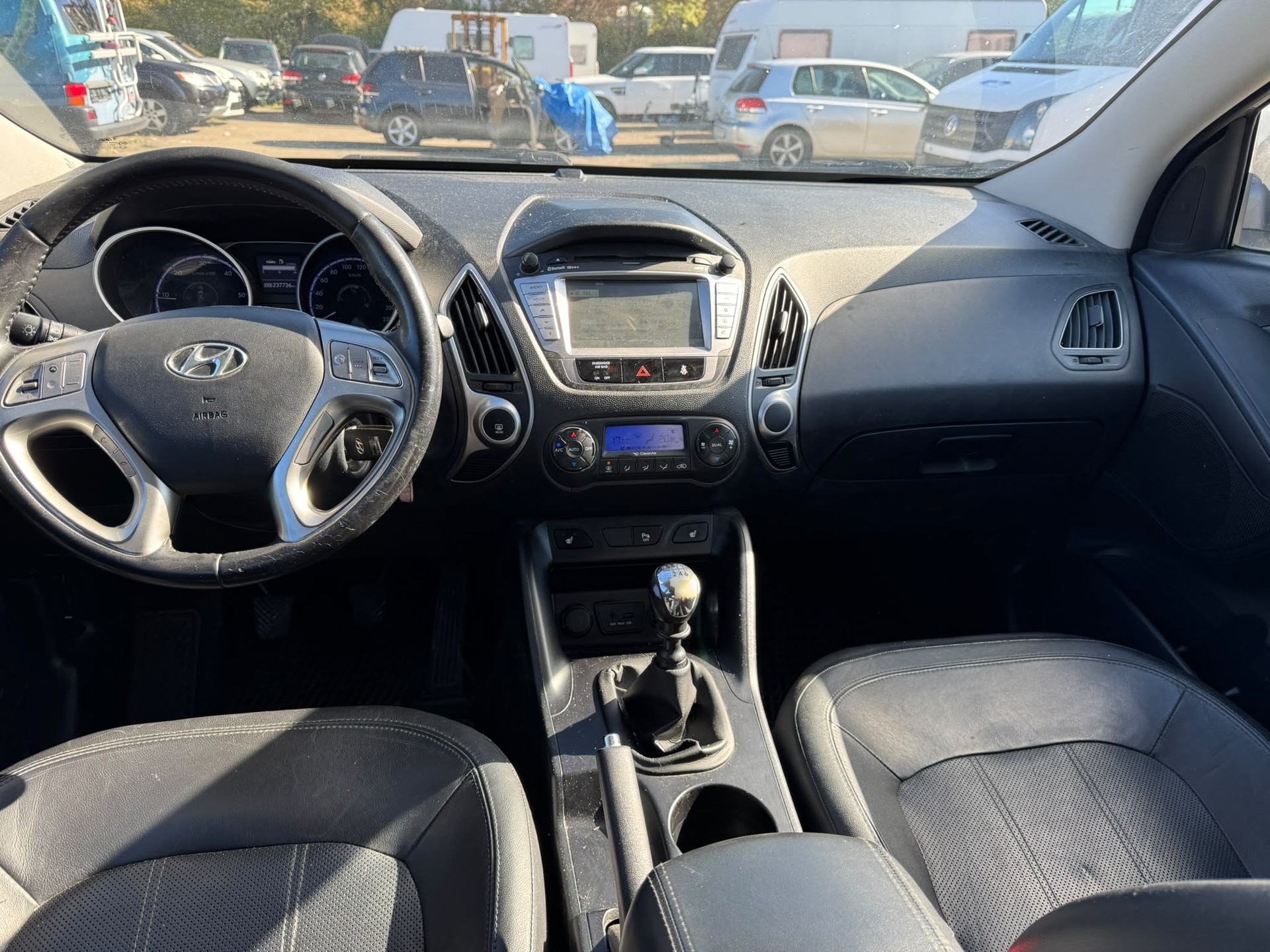 HYUNDAI iX 35 2.0 CRDi Premium 4WD-image-8