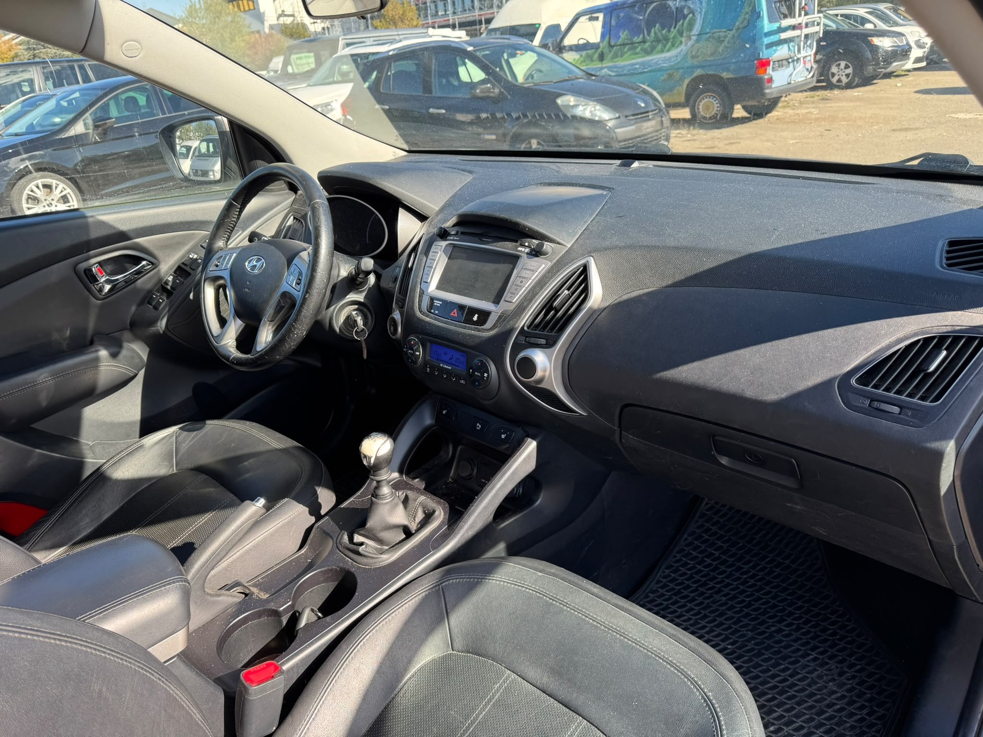 HYUNDAI iX 35 2.0 CRDi Premium 4WD-image-9