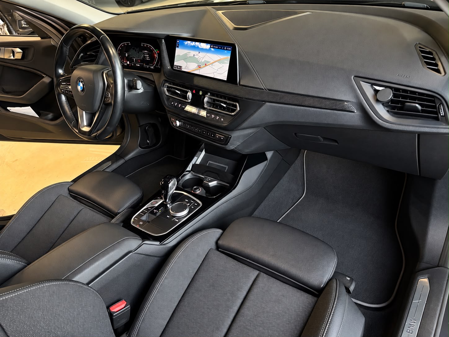 BMW 118i Steptronic-image-11