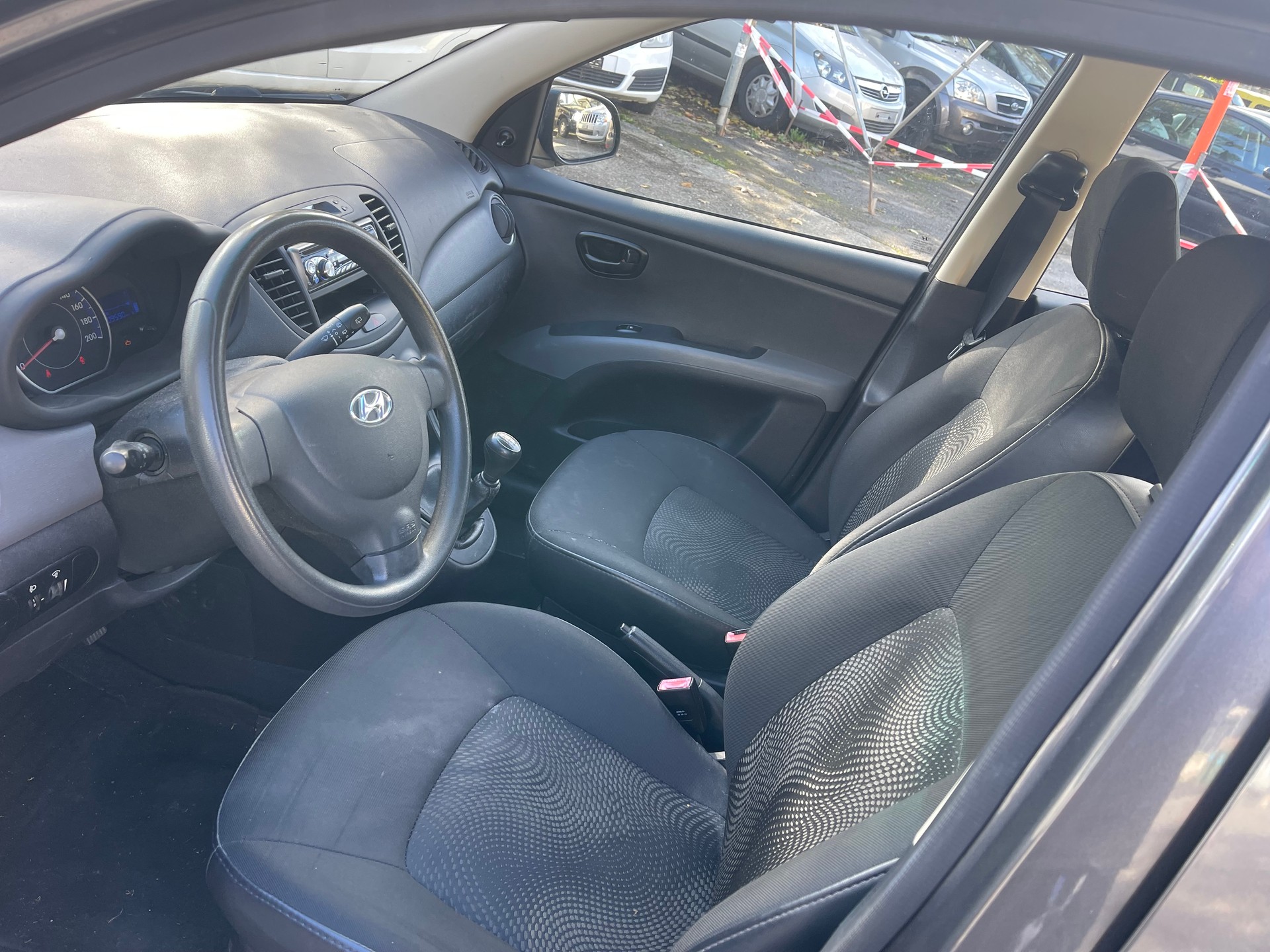 HYUNDAI i10 1.1 Comfort-image-6