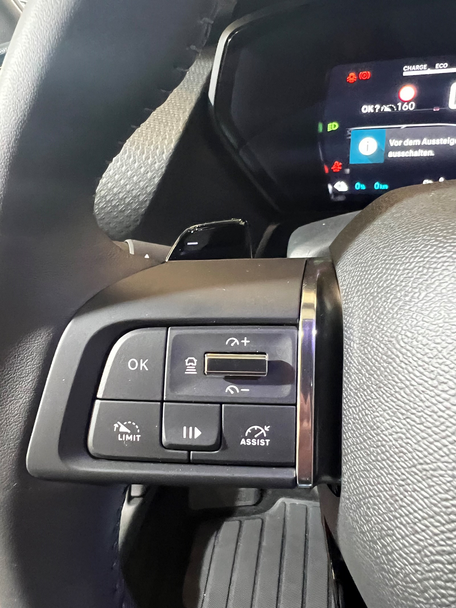 CITROEN C5 X 1.6i PHEV Feel Pack e-EAT8-image-12