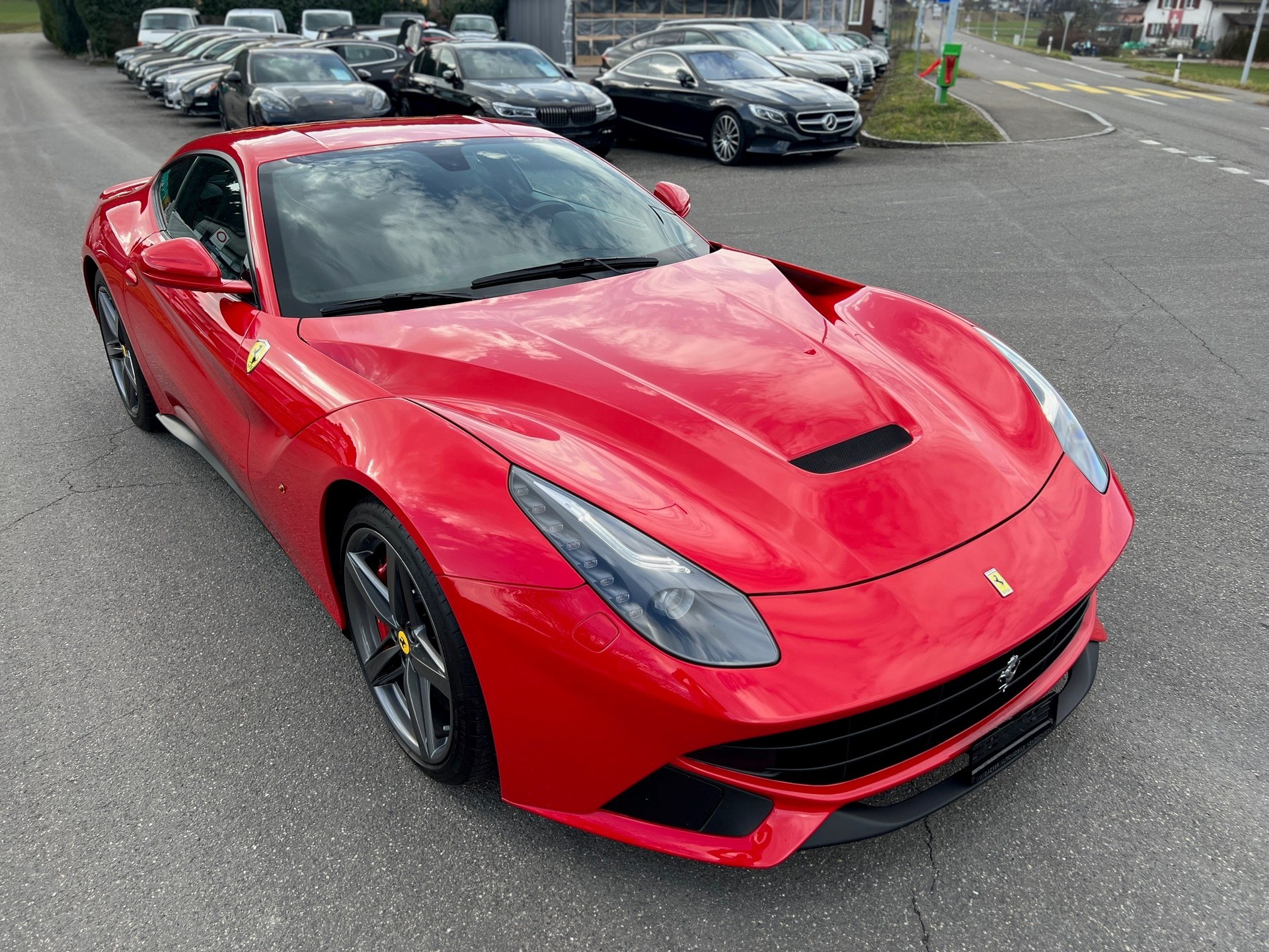FERRARI F12 Berlinetta-image-13