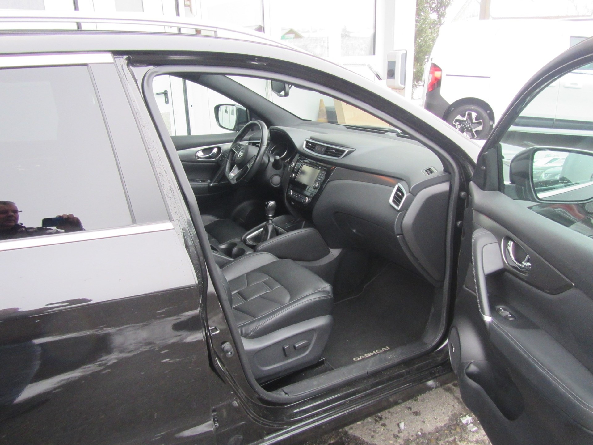 NISSAN Qashqai 1.2 DIG-T tekna+-image-4