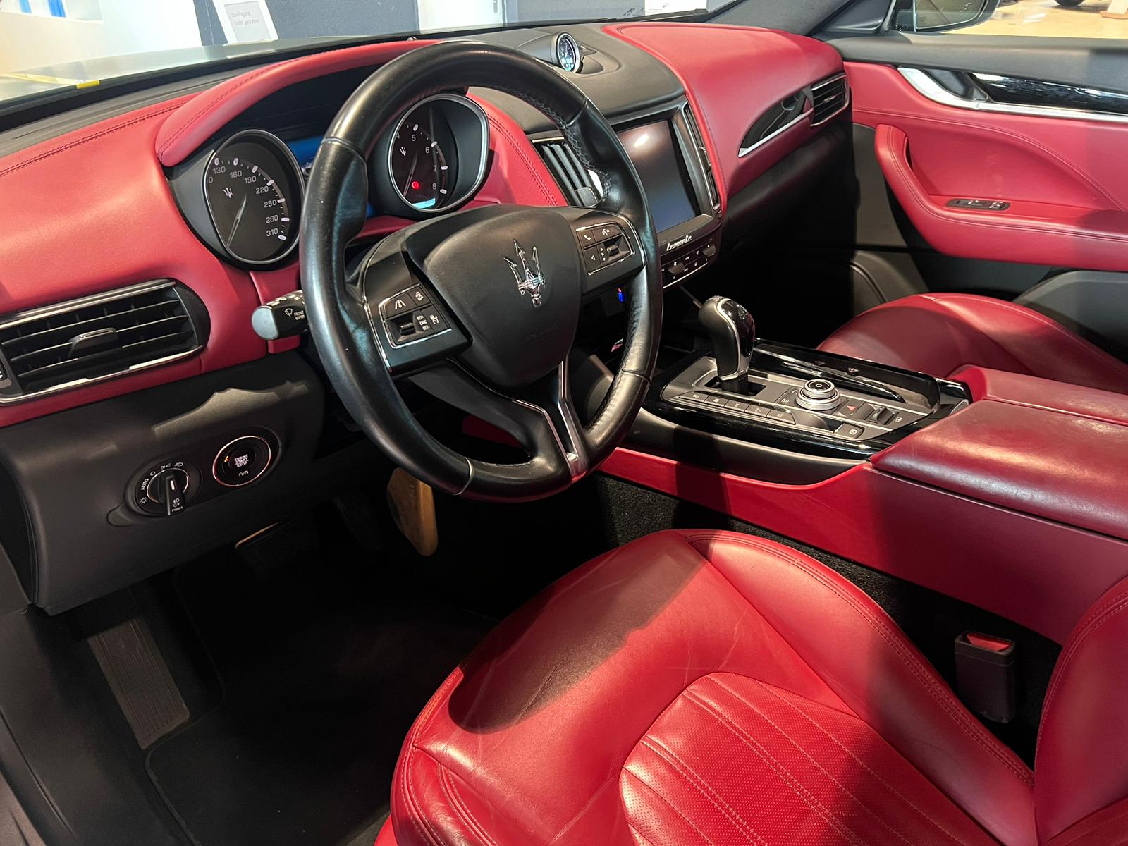 MASERATI Levante S 3.0 V6 Automatica-image-12