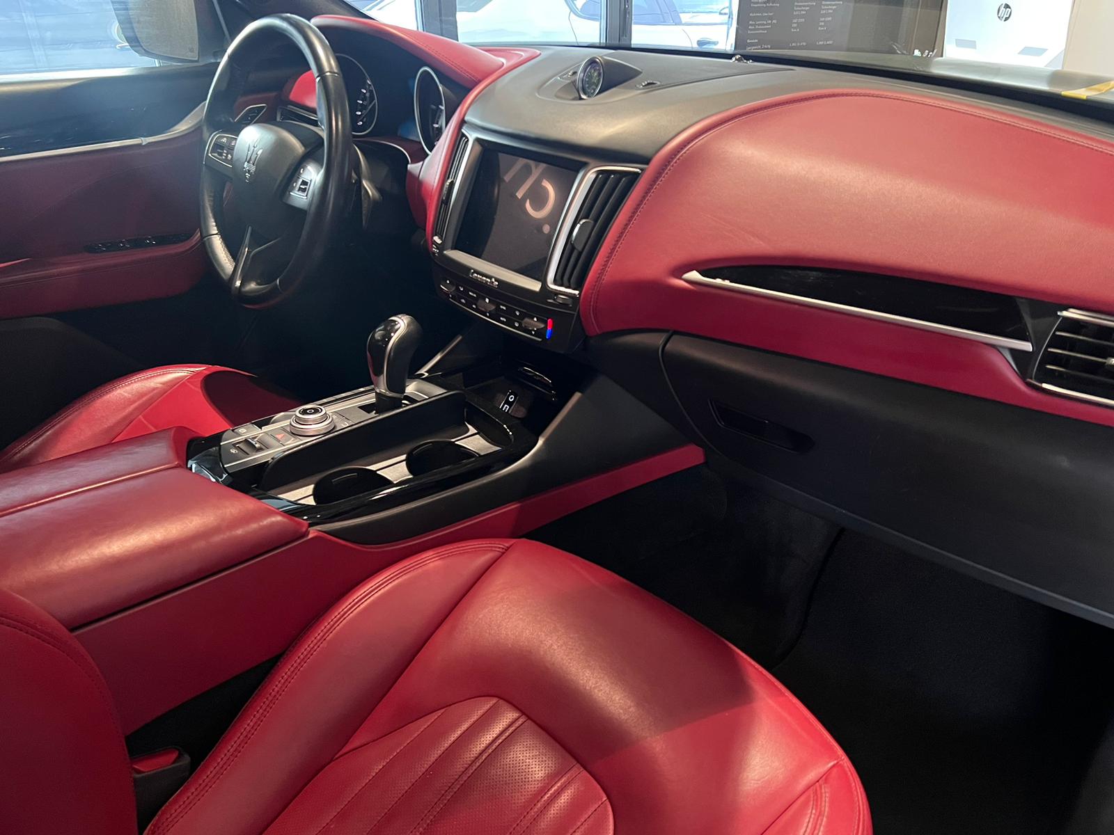 MASERATI Levante S 3.0 V6 Automatica-image-13