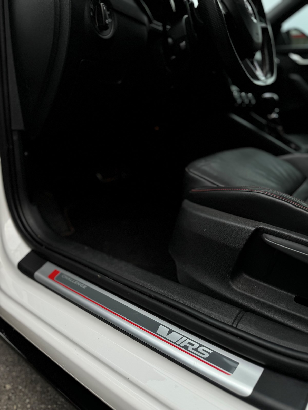SKODA Octavia Combi 2.0 TSI RS DSG-image-3