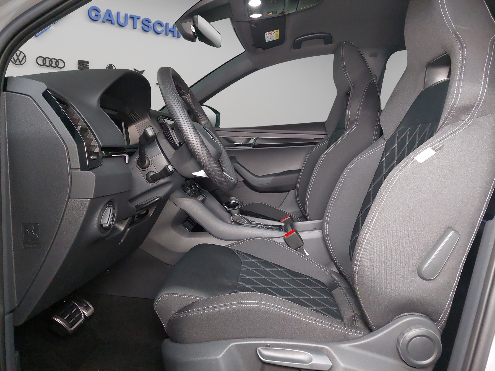 SKODA Karoq 2.0 TSI SportLine 4x4 DSG-image-5