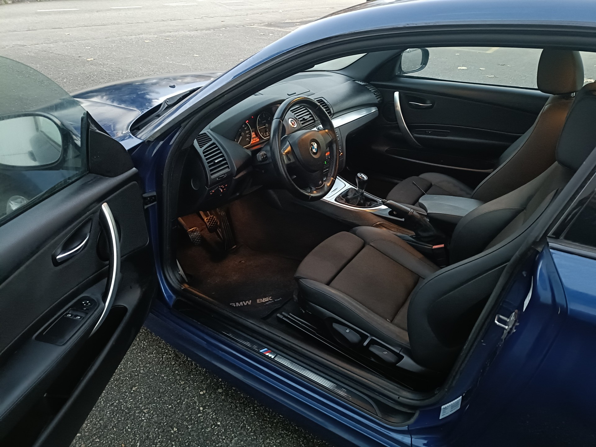 BMW 118d Access-image-6