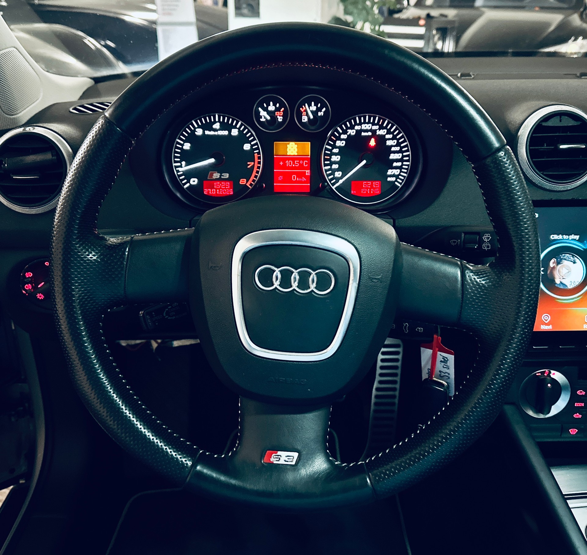 AUDI S3 2.0 Turbo FSI quattro-image-9