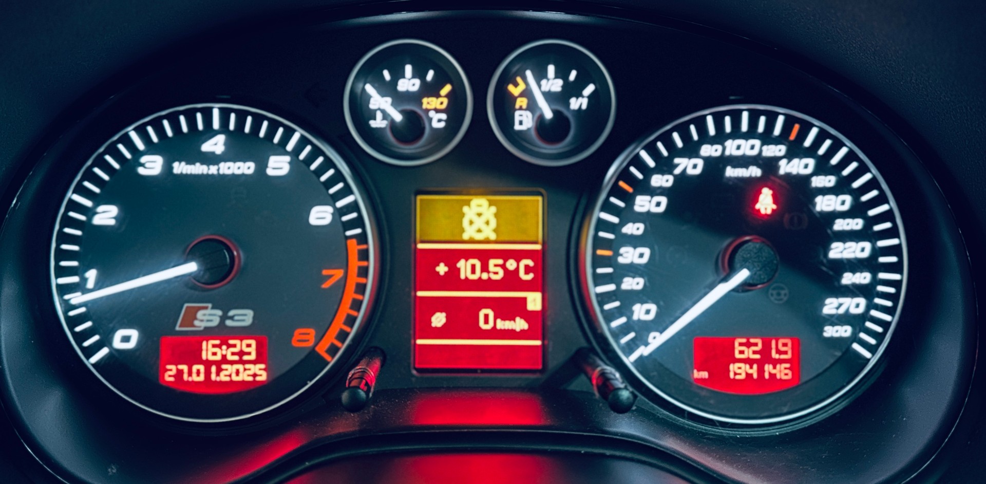 AUDI S3 2.0 Turbo FSI quattro-image-10